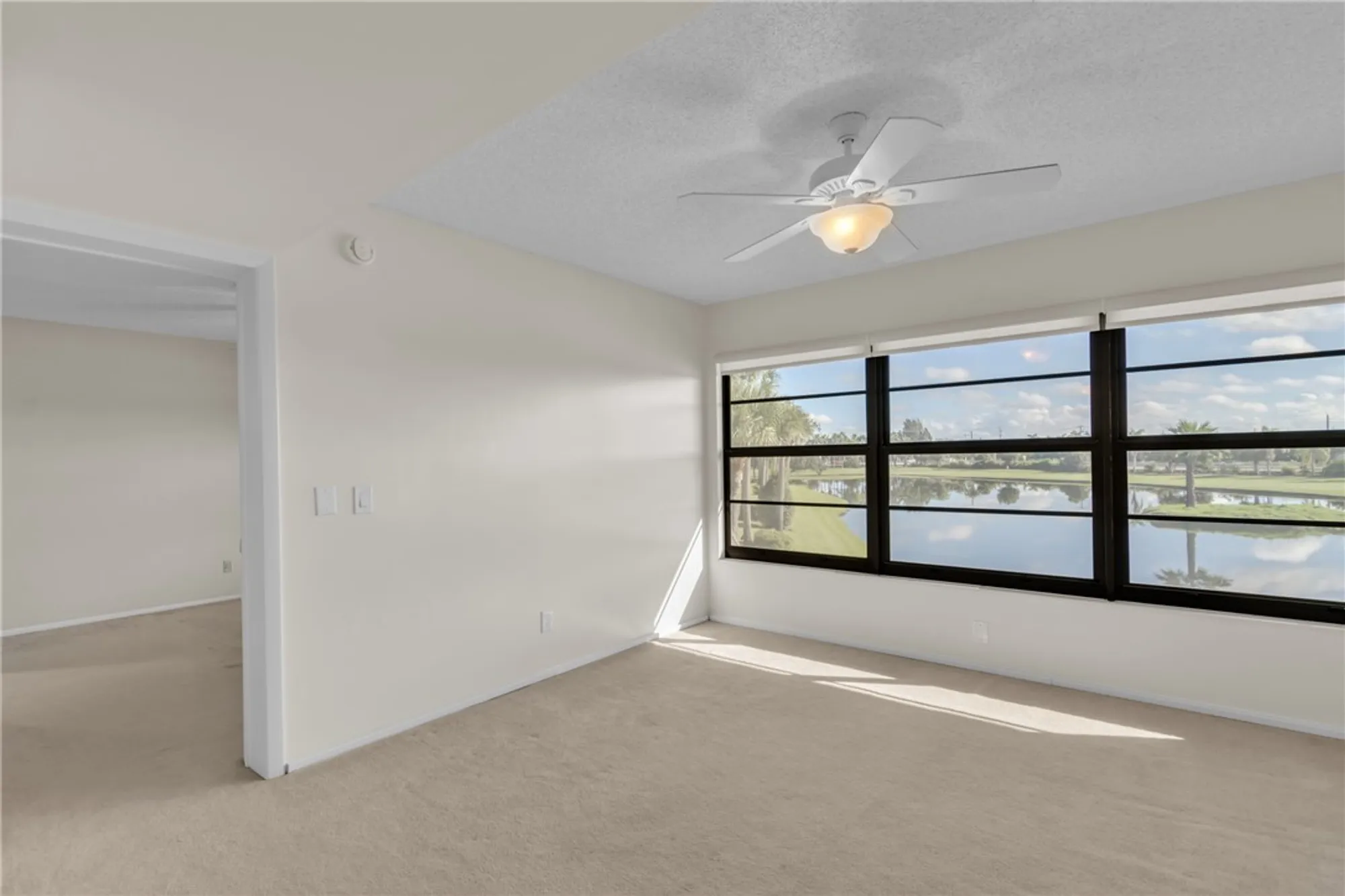 Property Slideshow image 10 of 36 | 33 plantation dr apt 201, Vero Beach, FL, 32966