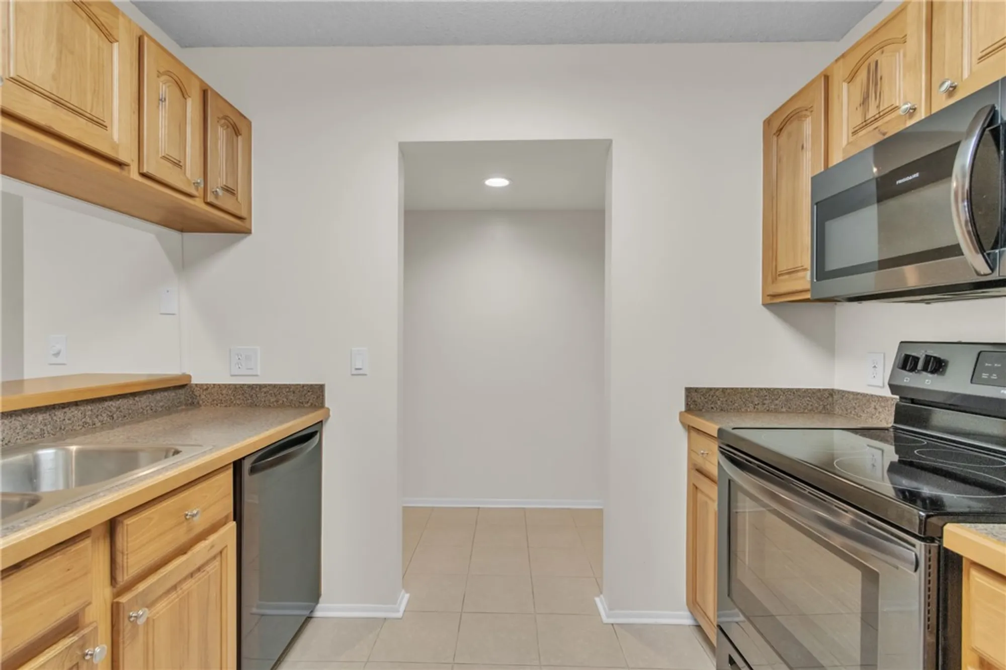 Property Slideshow image 5 of 36 | 33 plantation dr apt 201, Vero Beach, FL, 32966