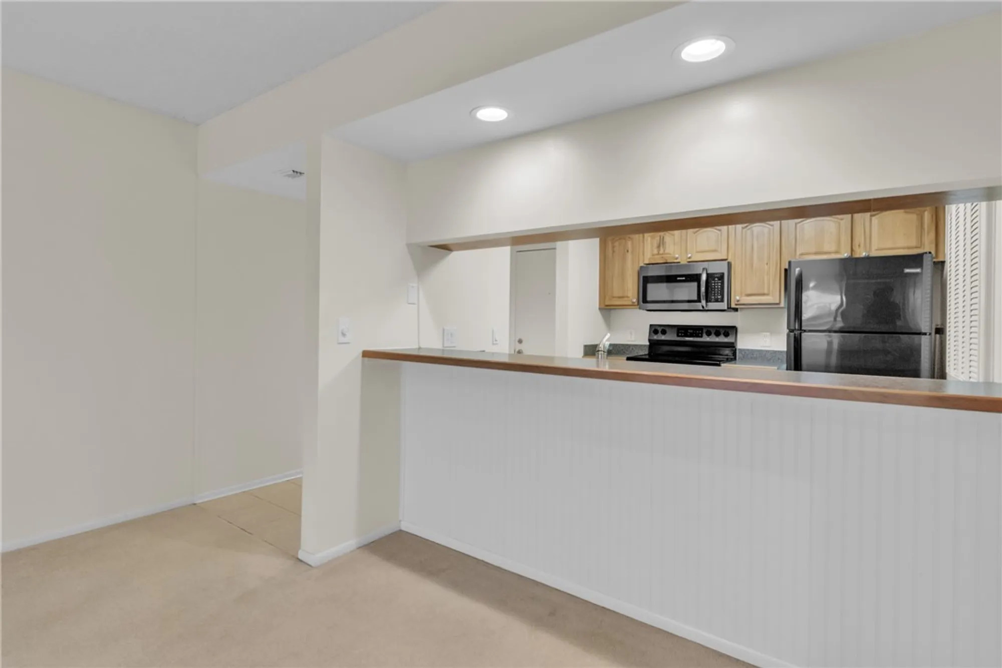 Property Slideshow image 7 of 36 | 33 plantation dr apt 201, Vero Beach, FL, 32966