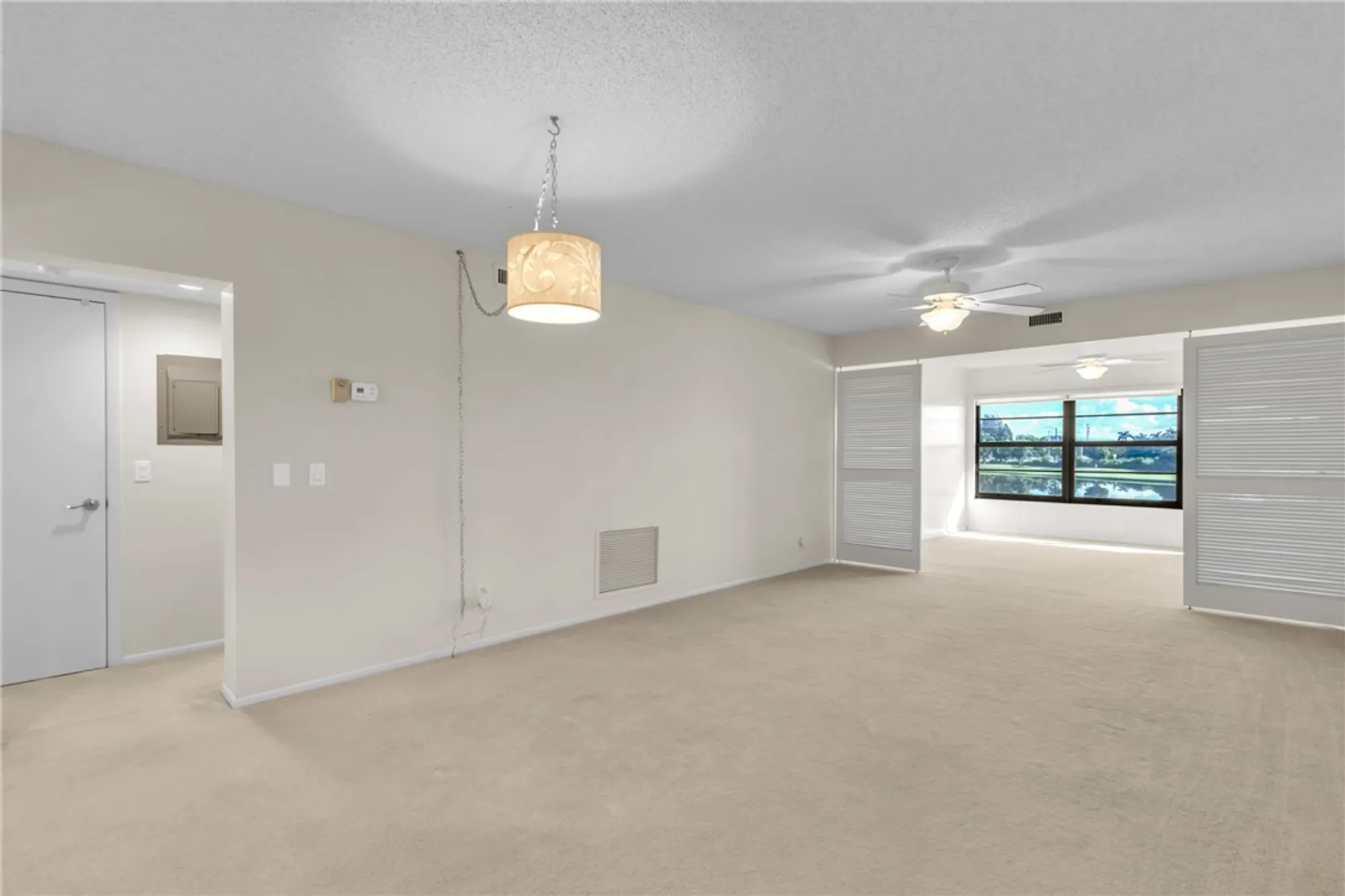 Property Slideshow image 8 of 36 | 33 plantation dr apt 201, Vero Beach, FL, 32966