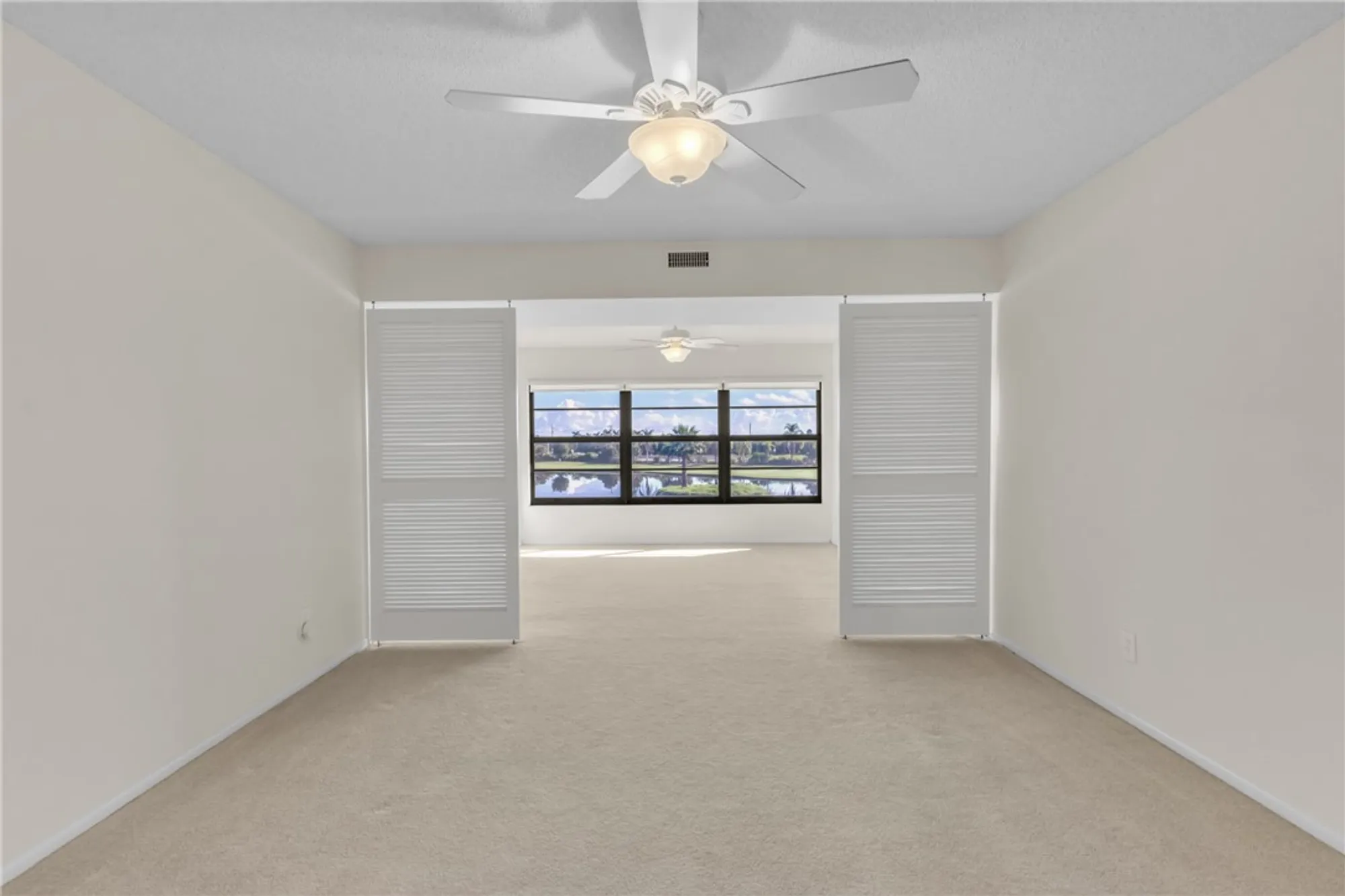 Property Slideshow image 9 of 36 | 33 plantation dr apt 201, Vero Beach, FL, 32966