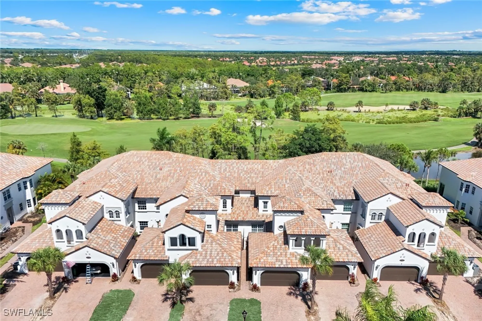 Property Slideshow image 2 of 40 | 3755 montreux ln 204, Naples, FL, 34114