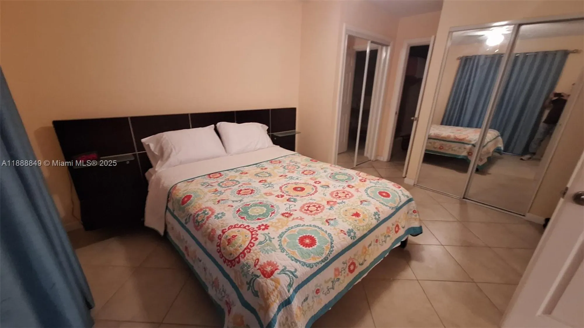 Property Slideshow image 14 of 17 | 215 se 3rd ave 202d, Hallandale Beach, FL, 33009