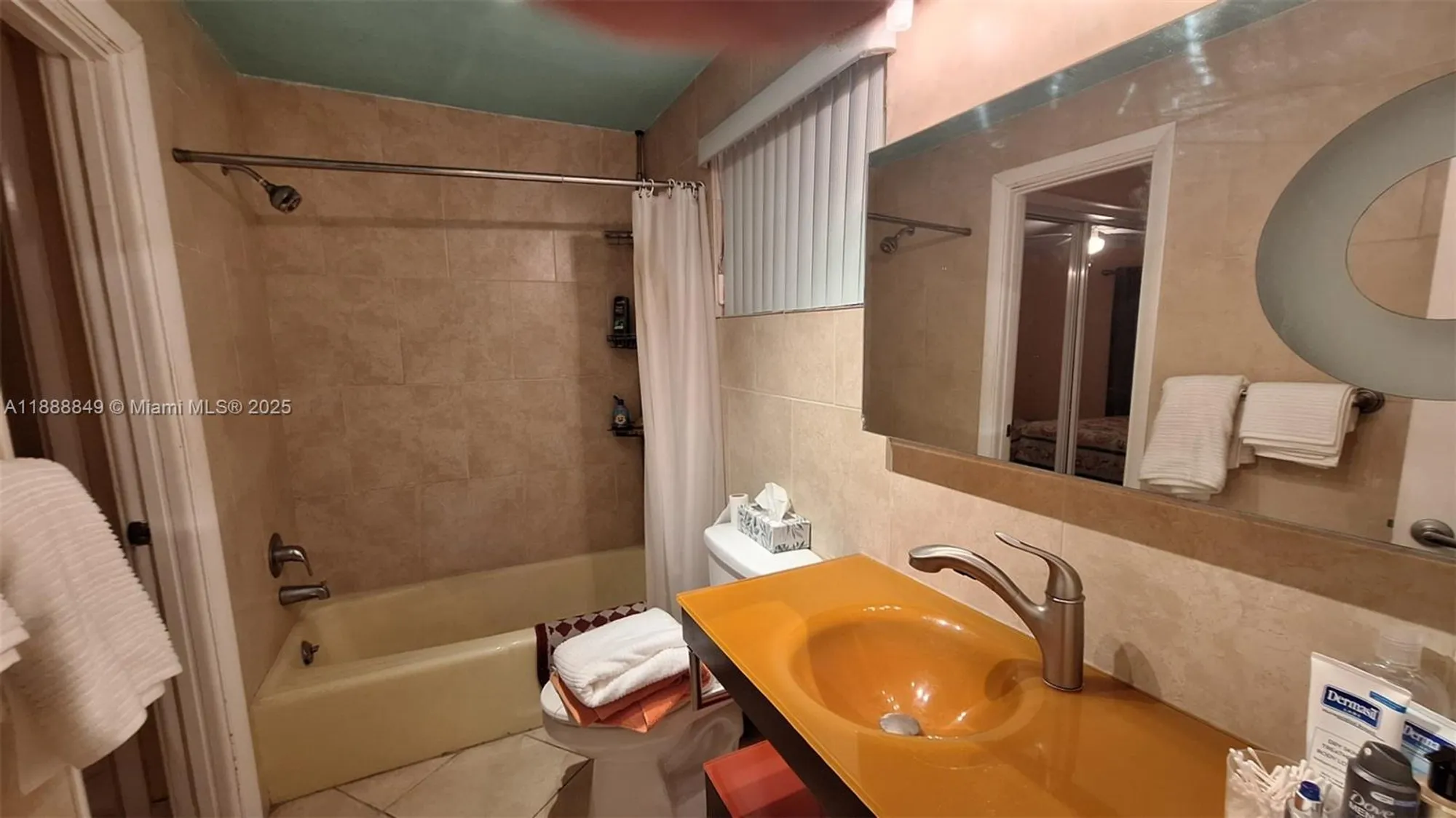 Property Slideshow image 15 of 17 | 215 se 3rd ave 202d, Hallandale Beach, FL, 33009