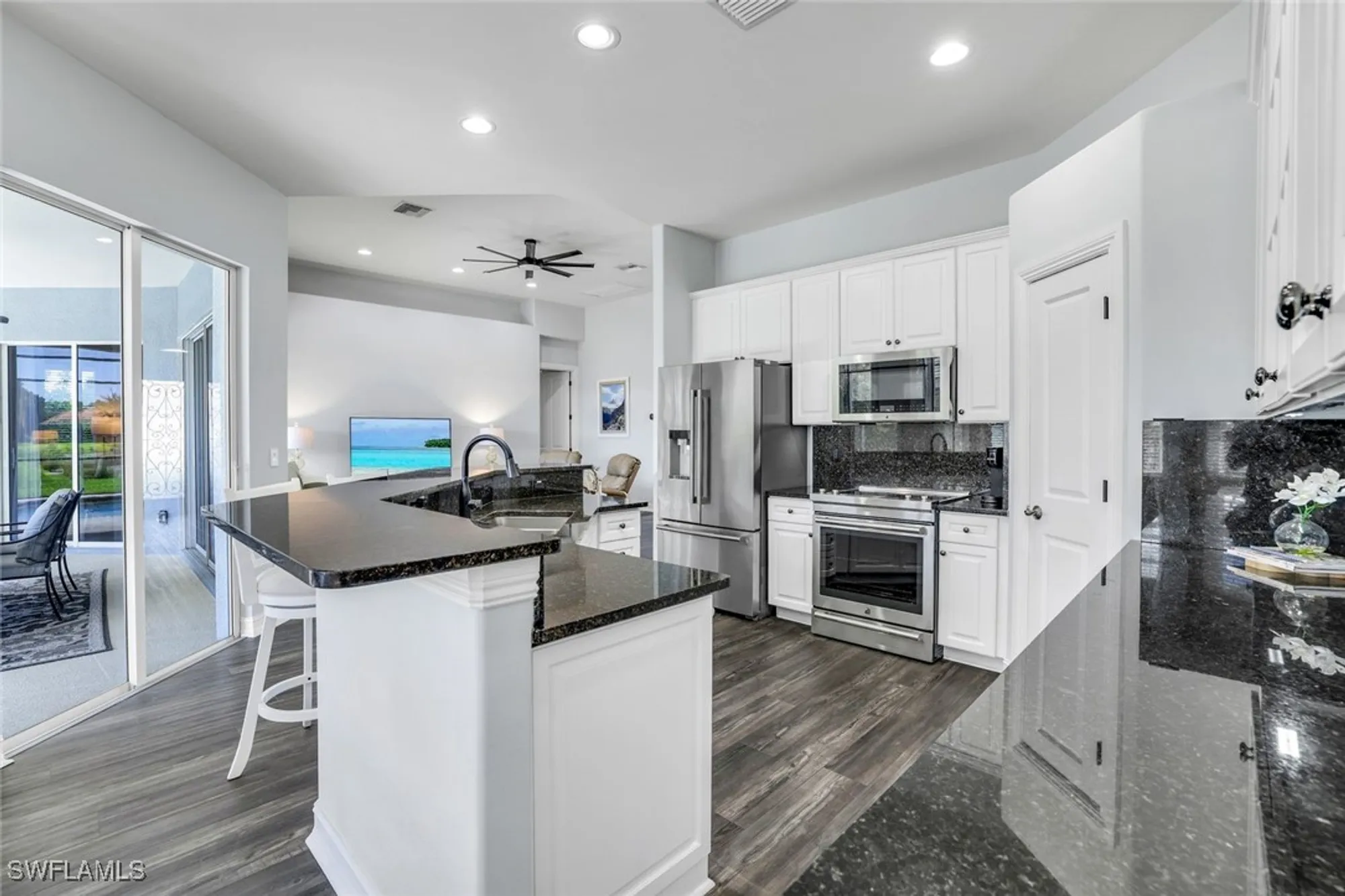 Property Slideshow image 6 of 23 | 6062 divot ct, Naples, FL, 34113