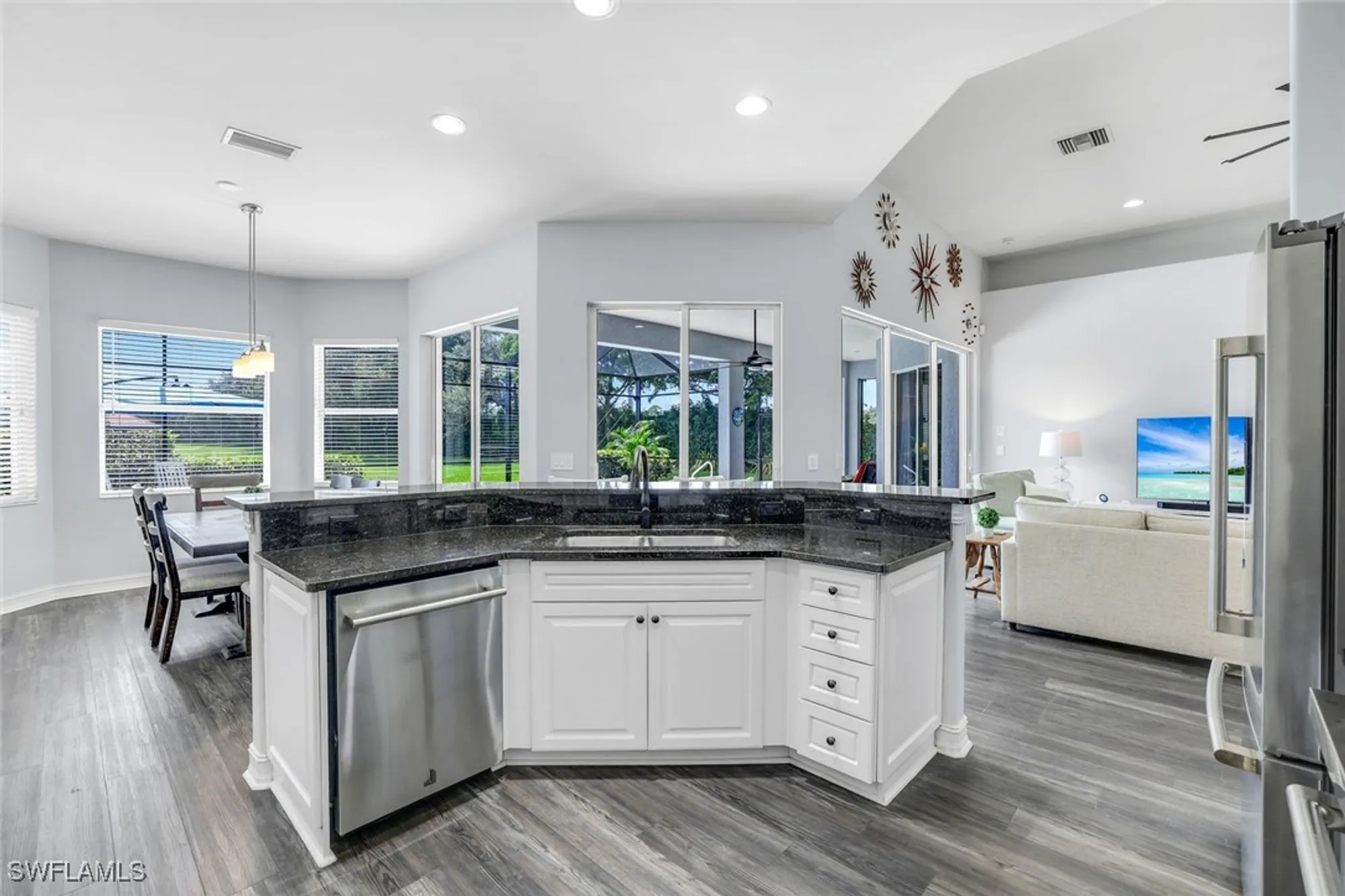 Property Slideshow image 8 of 23 | 6062 divot ct, Naples, FL, 34113