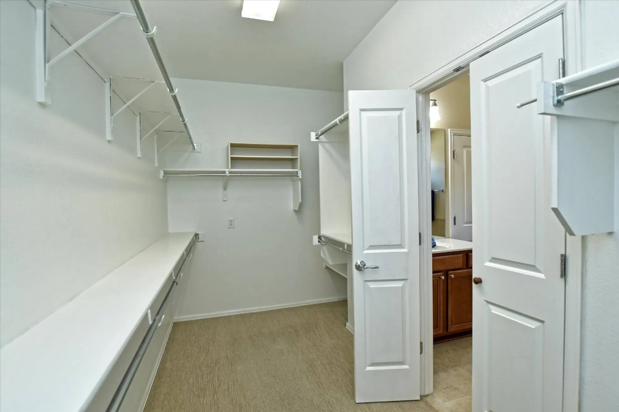 Property Slideshow image 12 of 26 | 702 independence creek ln, Georgetown, TX, 78633