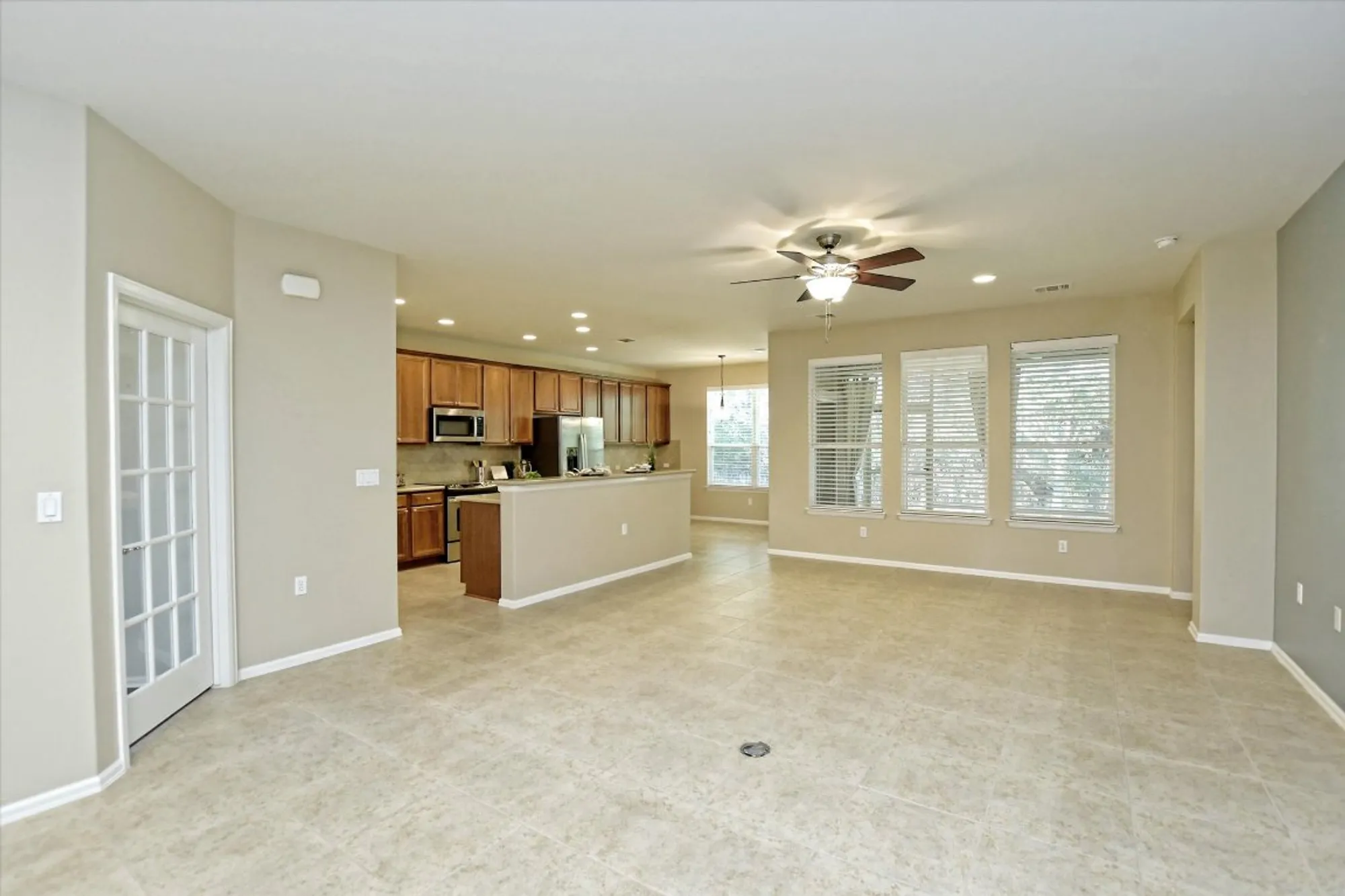 Property Slideshow image 4 of 26 | 702 independence creek ln, Georgetown, TX, 78633