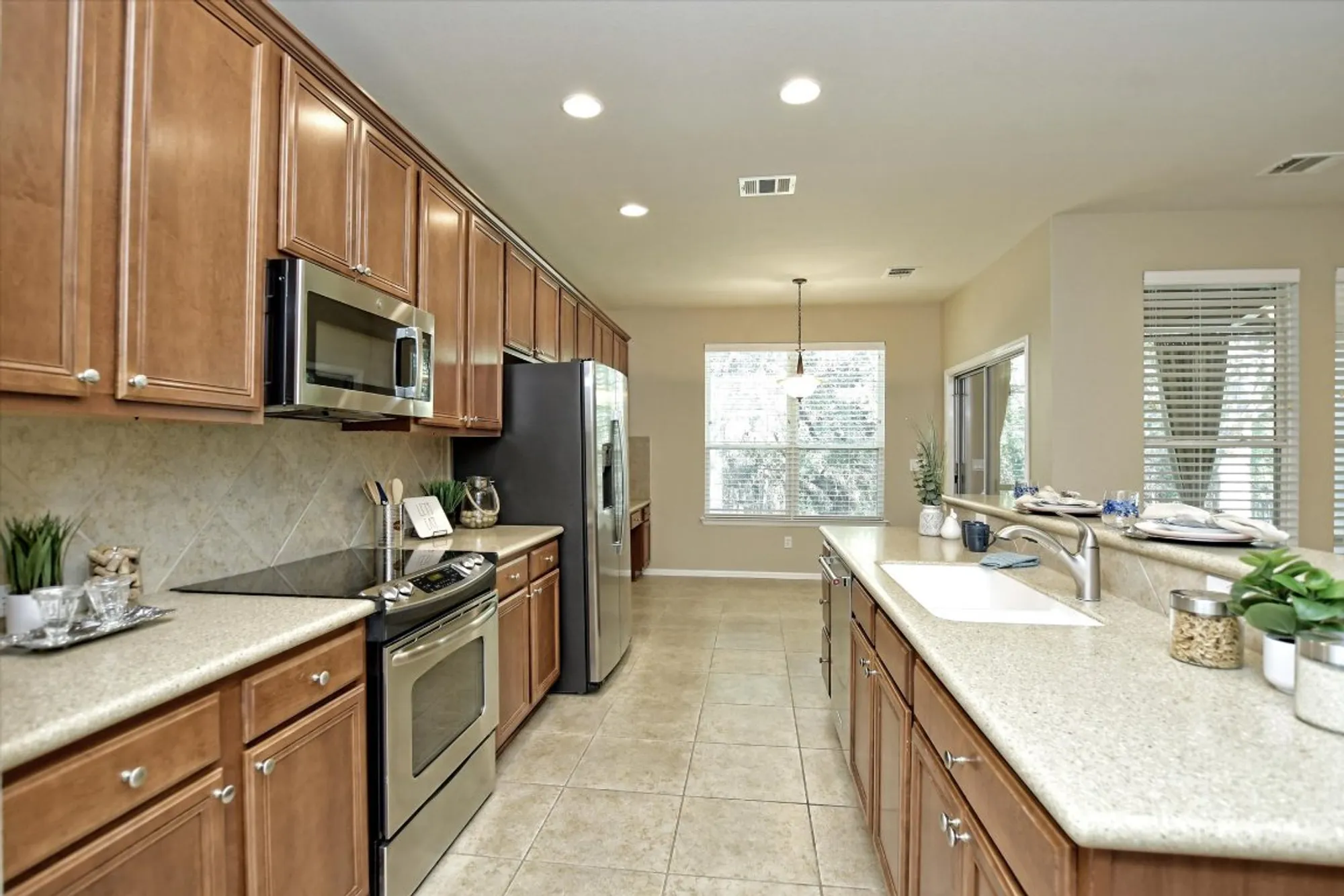 Property Slideshow image 7 of 26 | 702 independence creek ln, Georgetown, TX, 78633