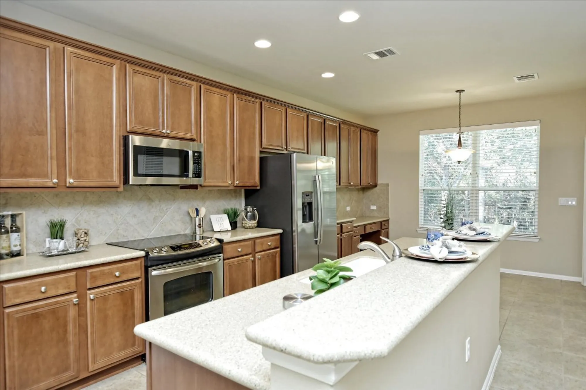 Property Slideshow image 8 of 26 | 702 independence creek ln, Georgetown, TX, 78633