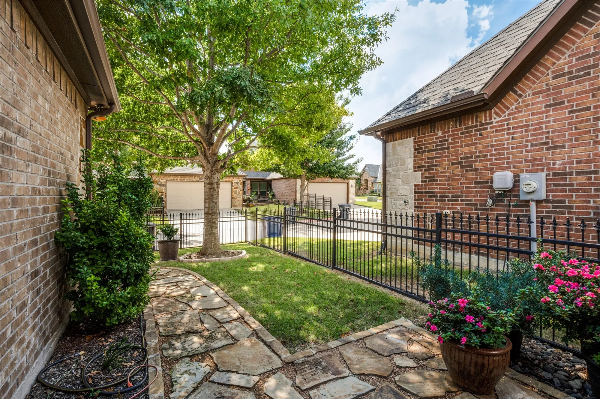 Property Slideshow image 16 of 24 | 8621 grassland dr, Mckinney, TX, 75070