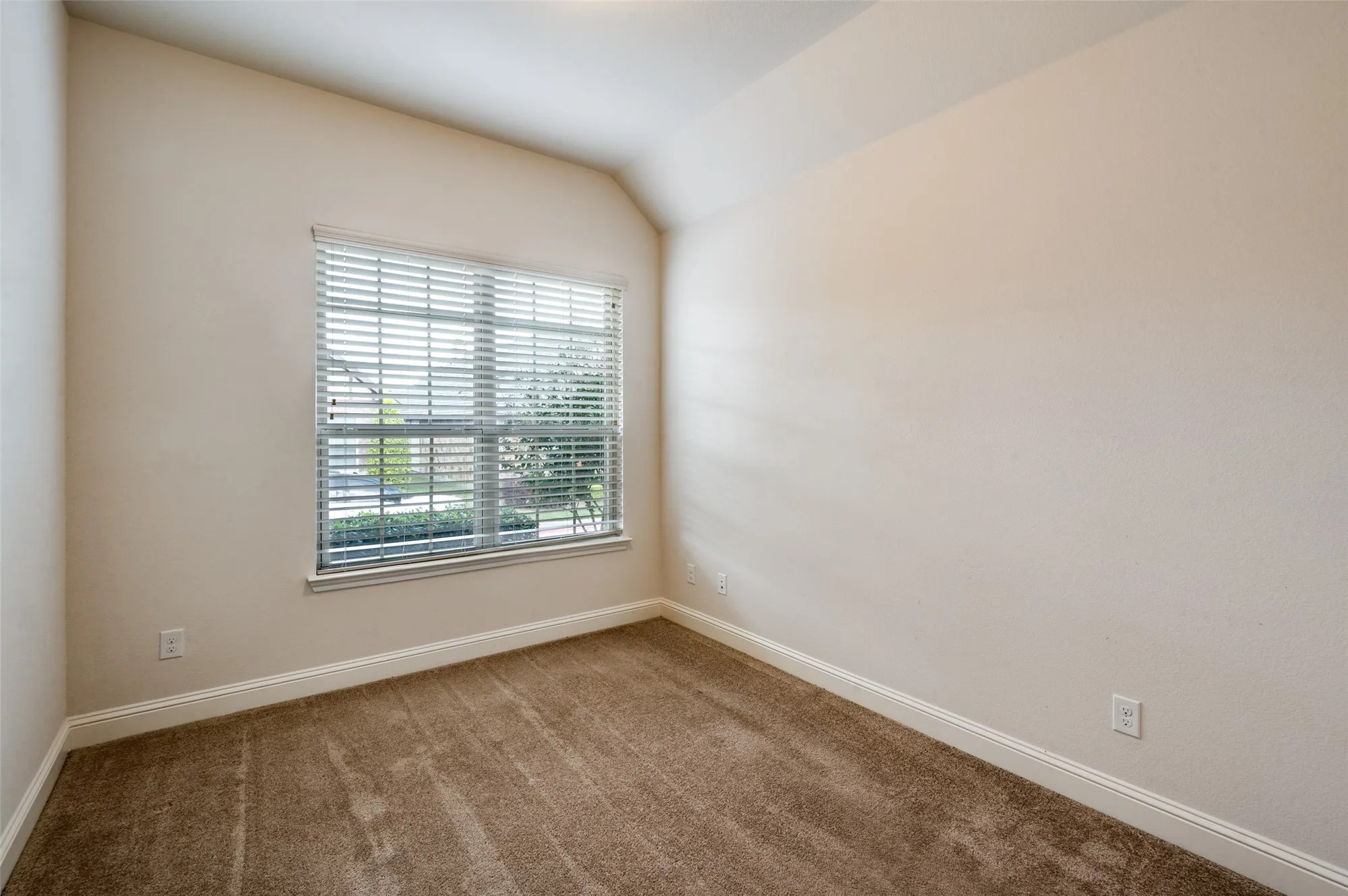 Property Slideshow image 13 of 24 | 8621 grassland dr, Mckinney, TX, 75070