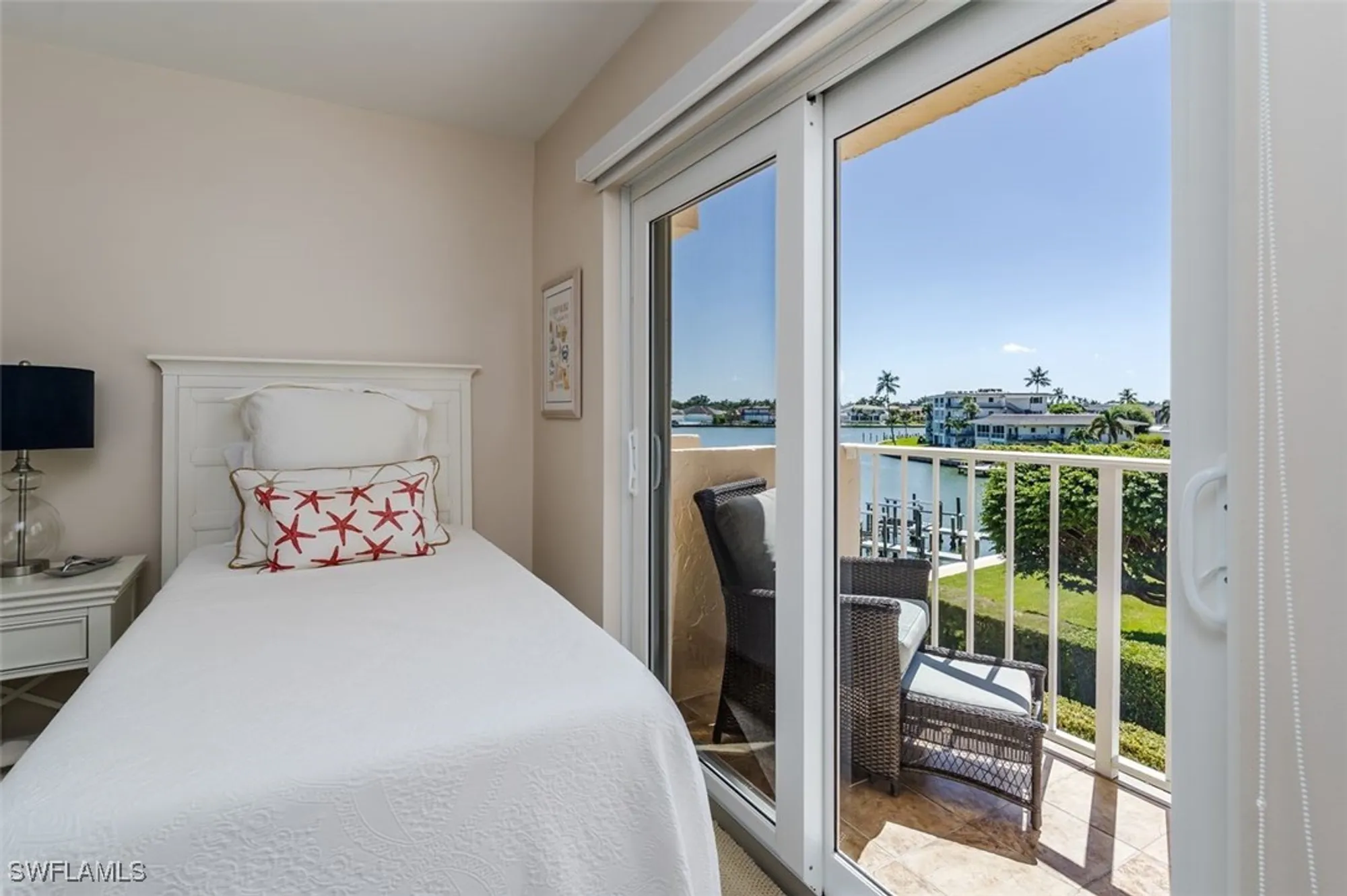 Property Slideshow image 14 of 40 | 3450 gulf shore blvd 315, Naples, FL, 34103