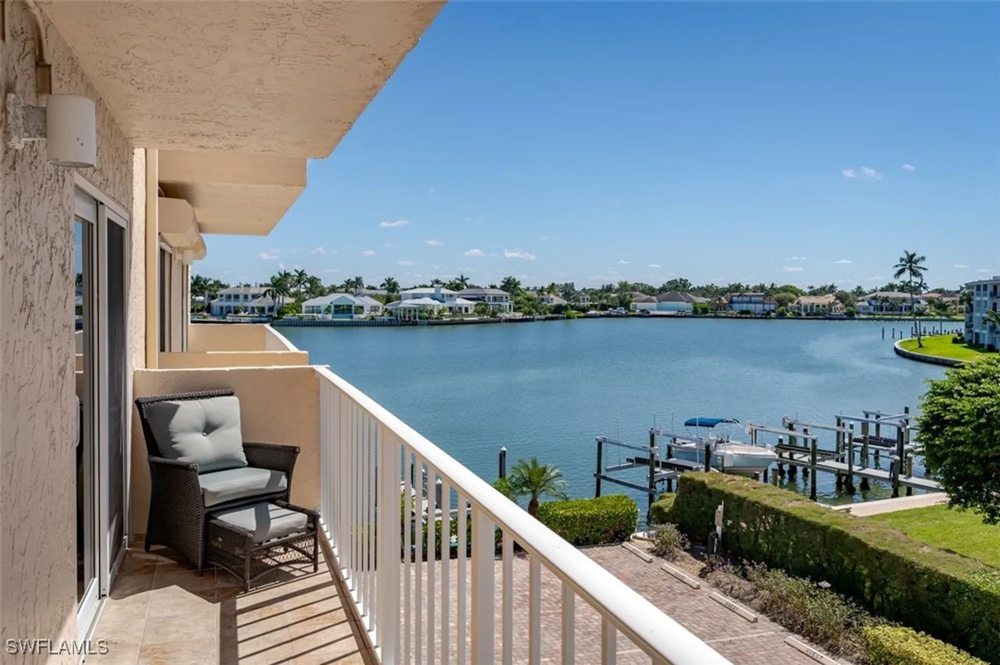 Property Slideshow image 15 of 40 | 3450 gulf shore blvd 315, Naples, FL, 34103