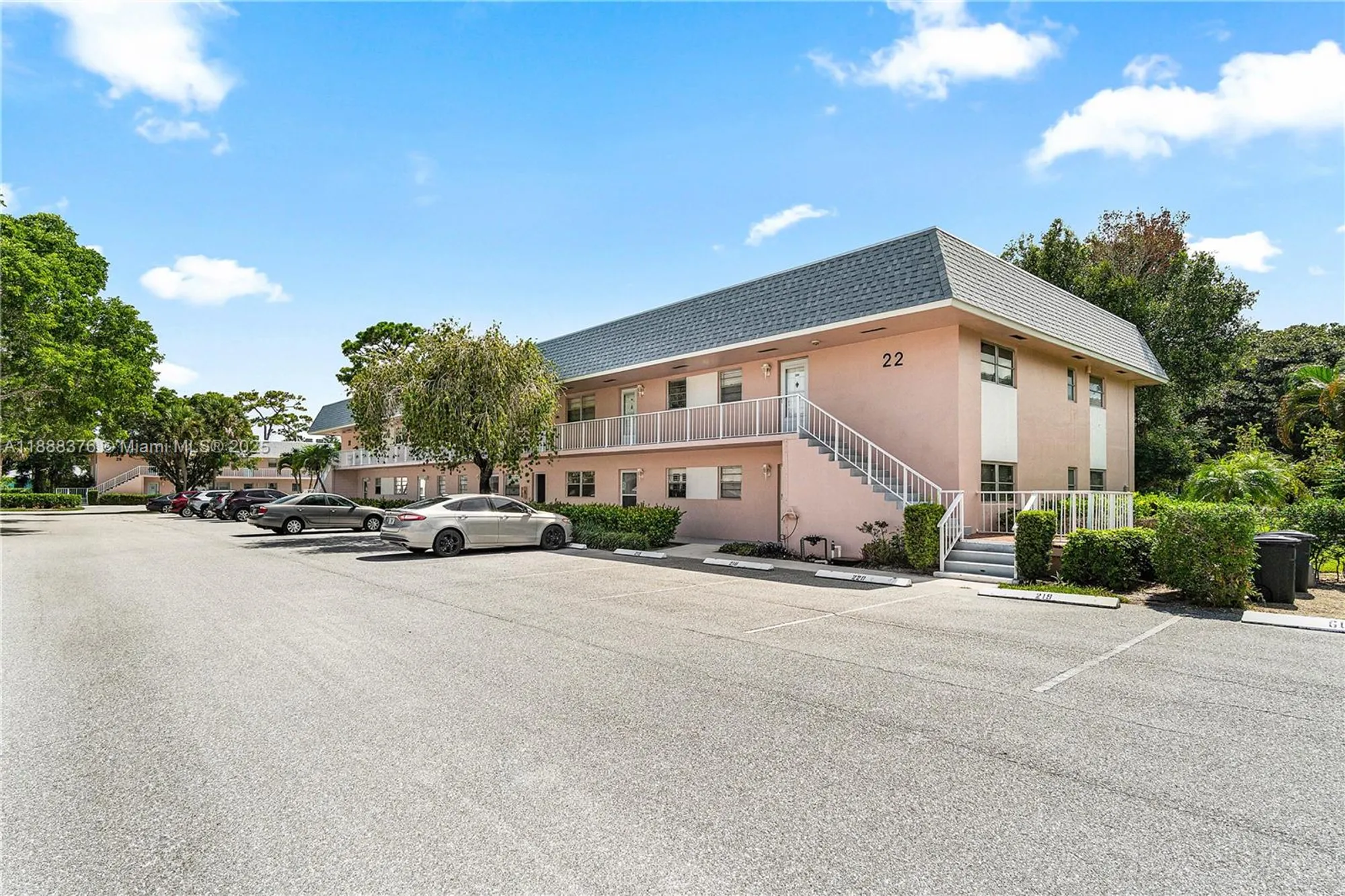 Property Slideshow image 2 of 32 | 18081 se country club dr # 22-216, Jupiter, FL, 33469