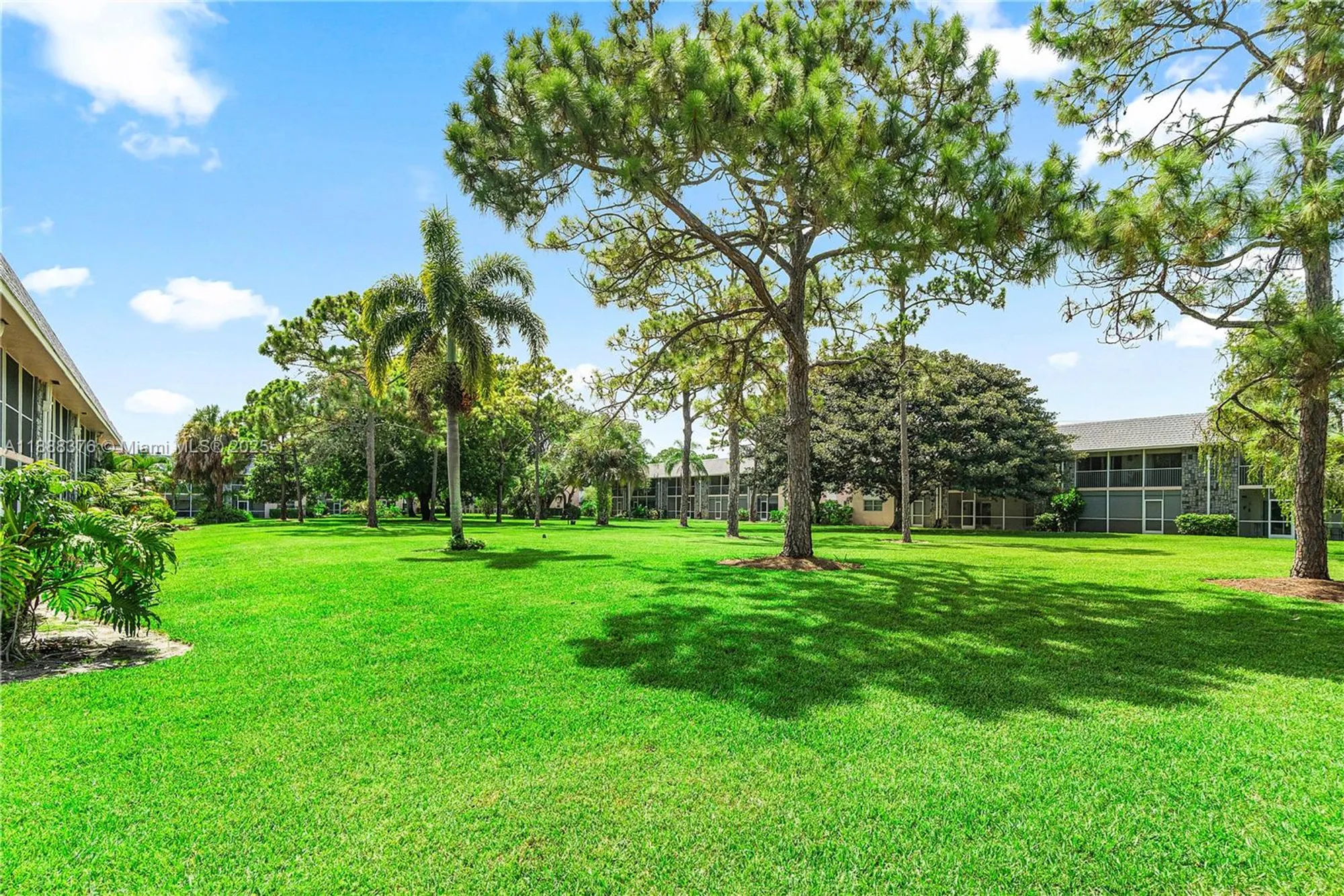 Property Slideshow image 20 of 32 | 18081 se country club dr # 22-216, Jupiter, FL, 33469