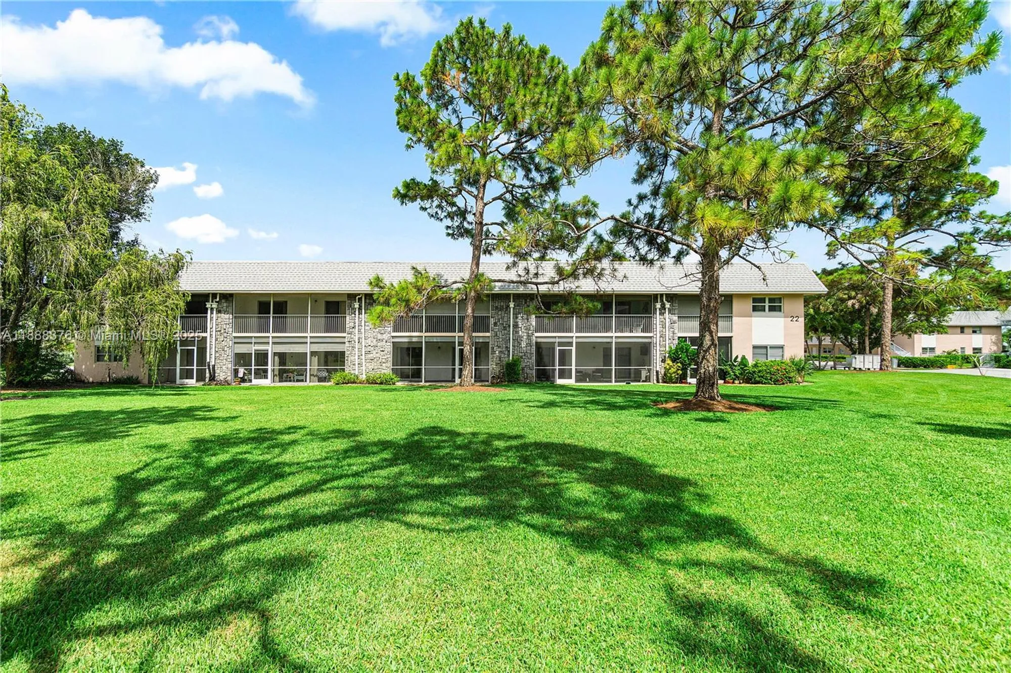 Property Slideshow image 21 of 32 | 18081 se country club dr # 22-216, Jupiter, FL, 33469