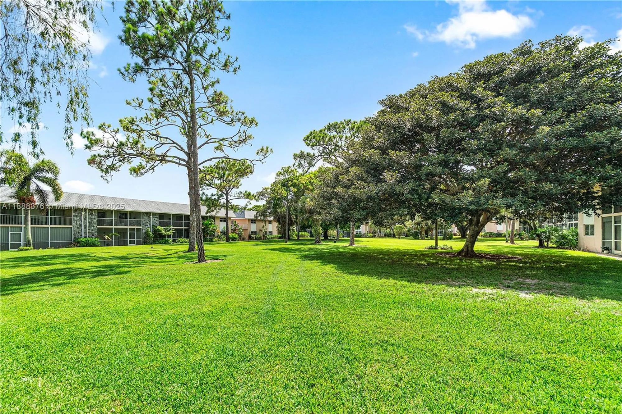 Property Slideshow image 22 of 32 | 18081 se country club dr # 22-216, Jupiter, FL, 33469