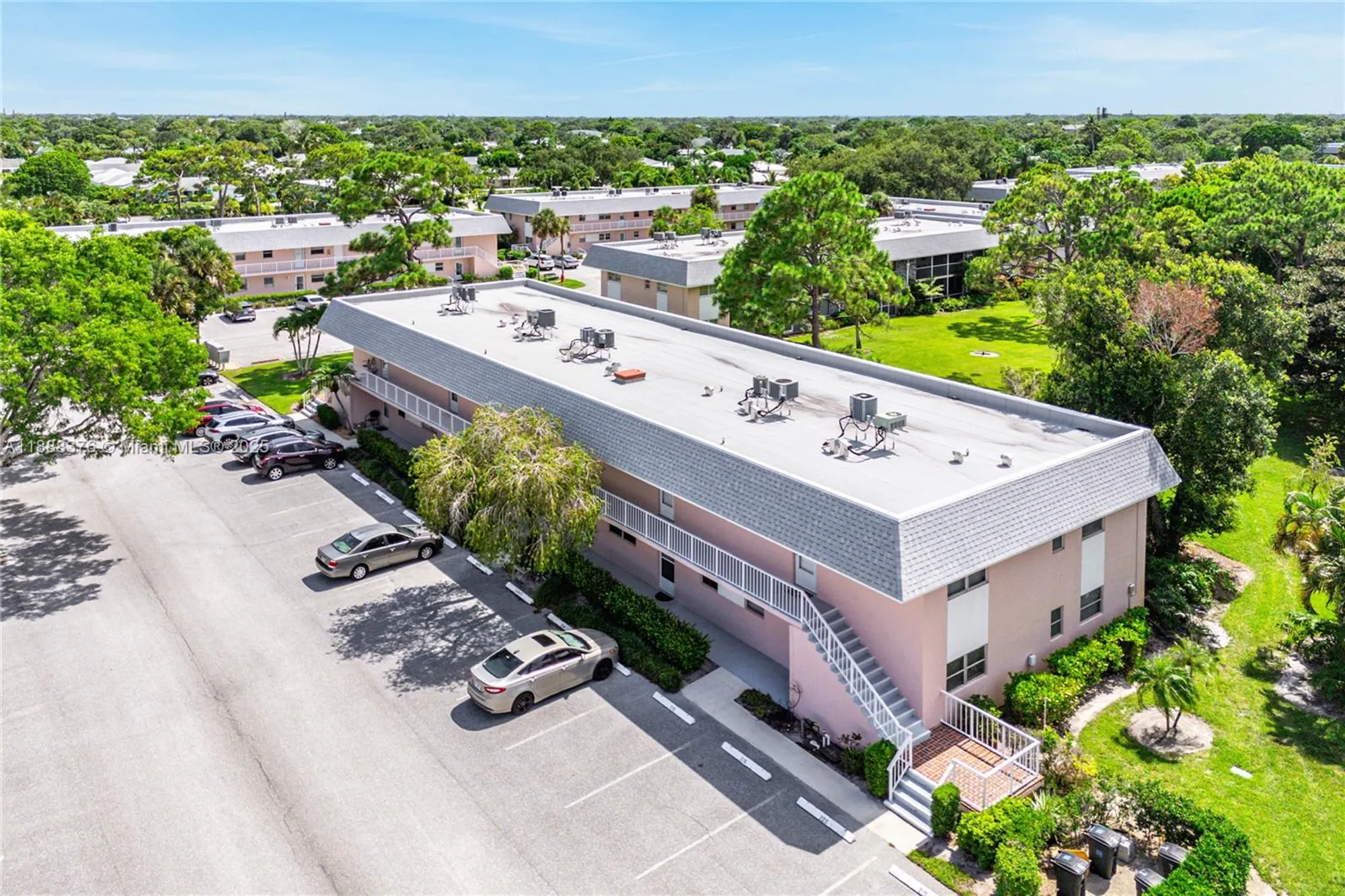 Property Slideshow image 23 of 32 | 18081 se country club dr # 22-216, Jupiter, FL, 33469