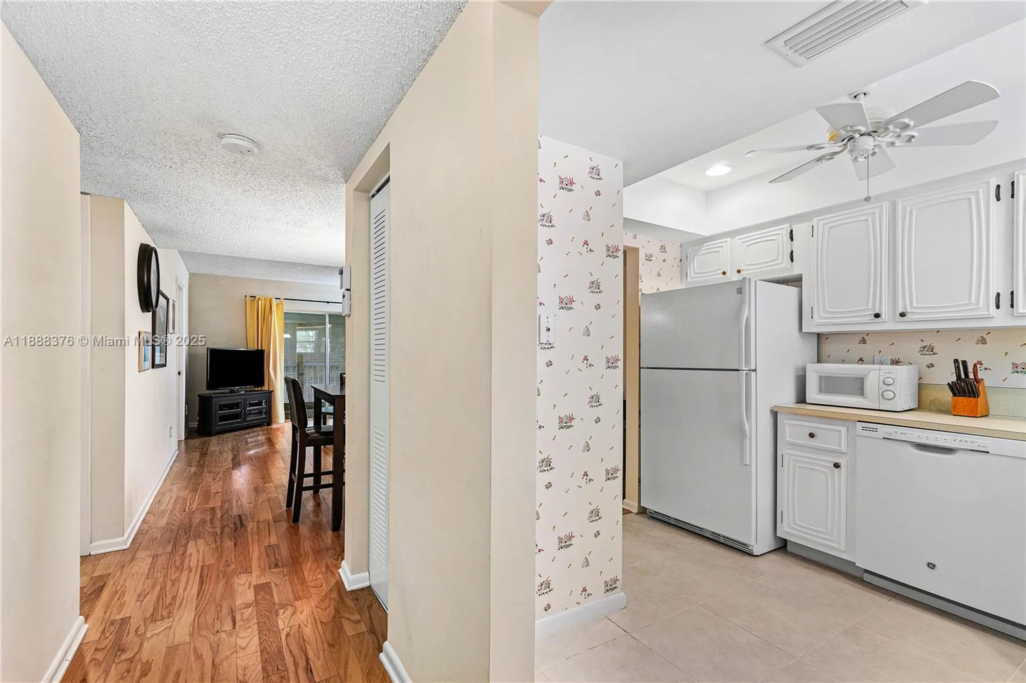 Property Slideshow image 4 of 32 | 18081 se country club dr # 22-216, Jupiter, FL, 33469