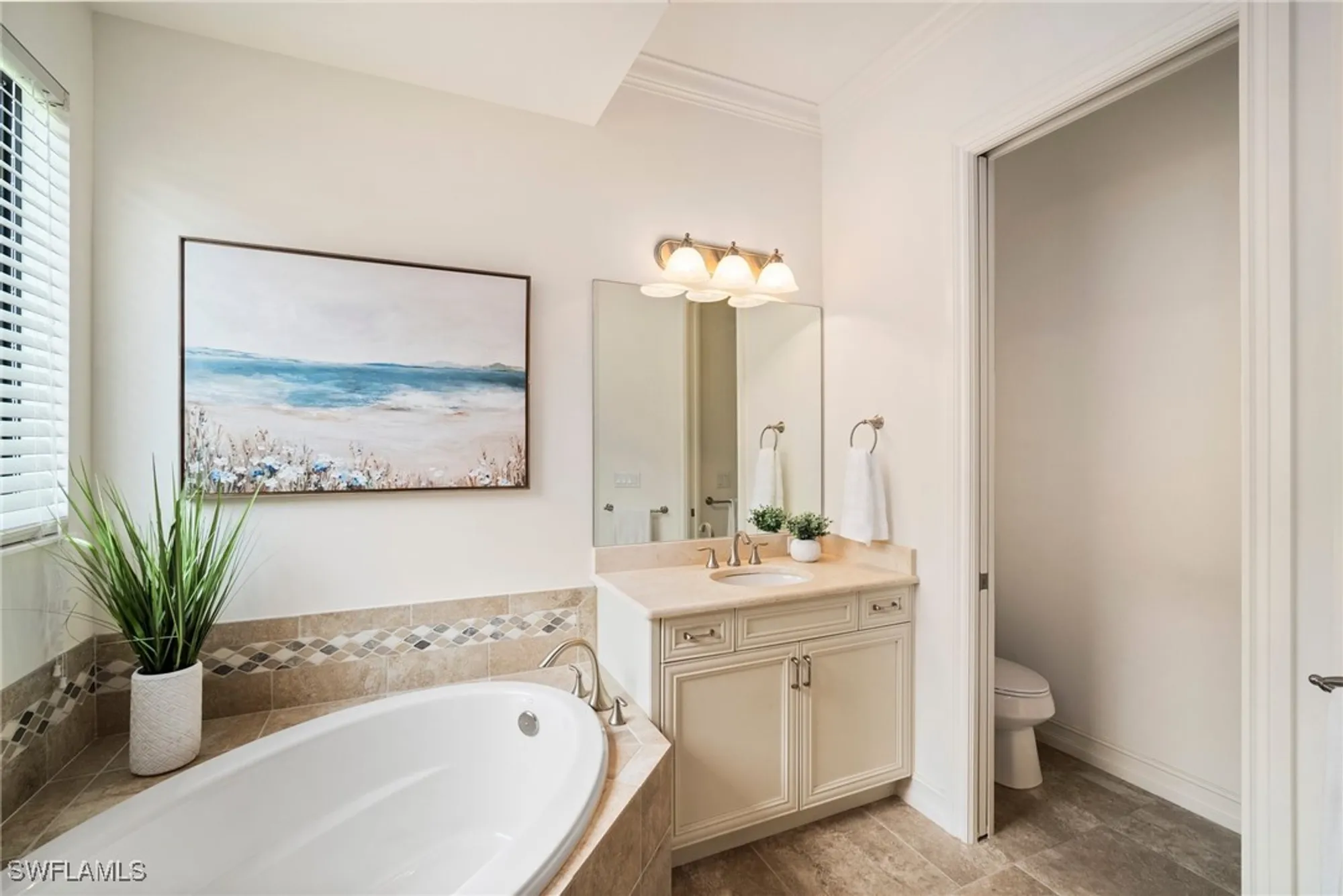 Property Slideshow image 19 of 38 | 6541 roma way, Naples, FL, 34113