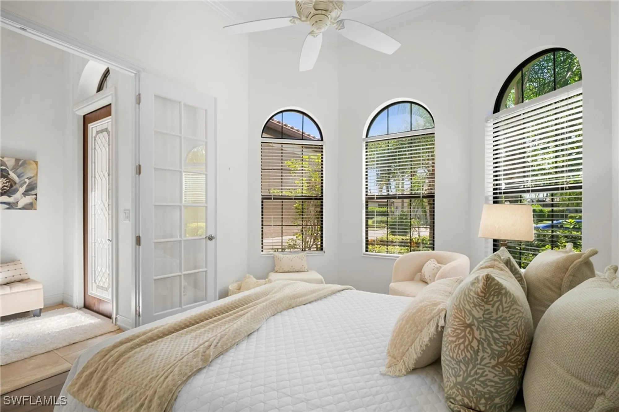 Property Slideshow image 23 of 38 | 6541 roma way, Naples, FL, 34113