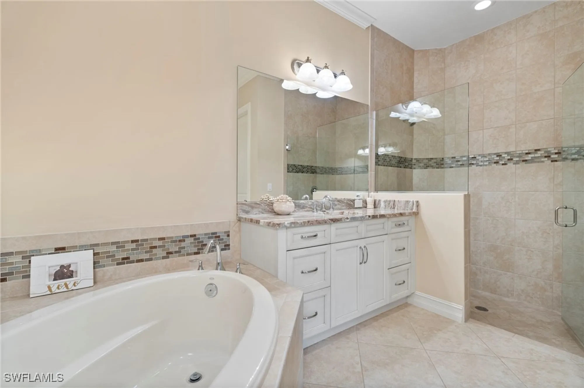 Property Slideshow image 14 of 18 | 6564 roma way, Naples, FL, 34113