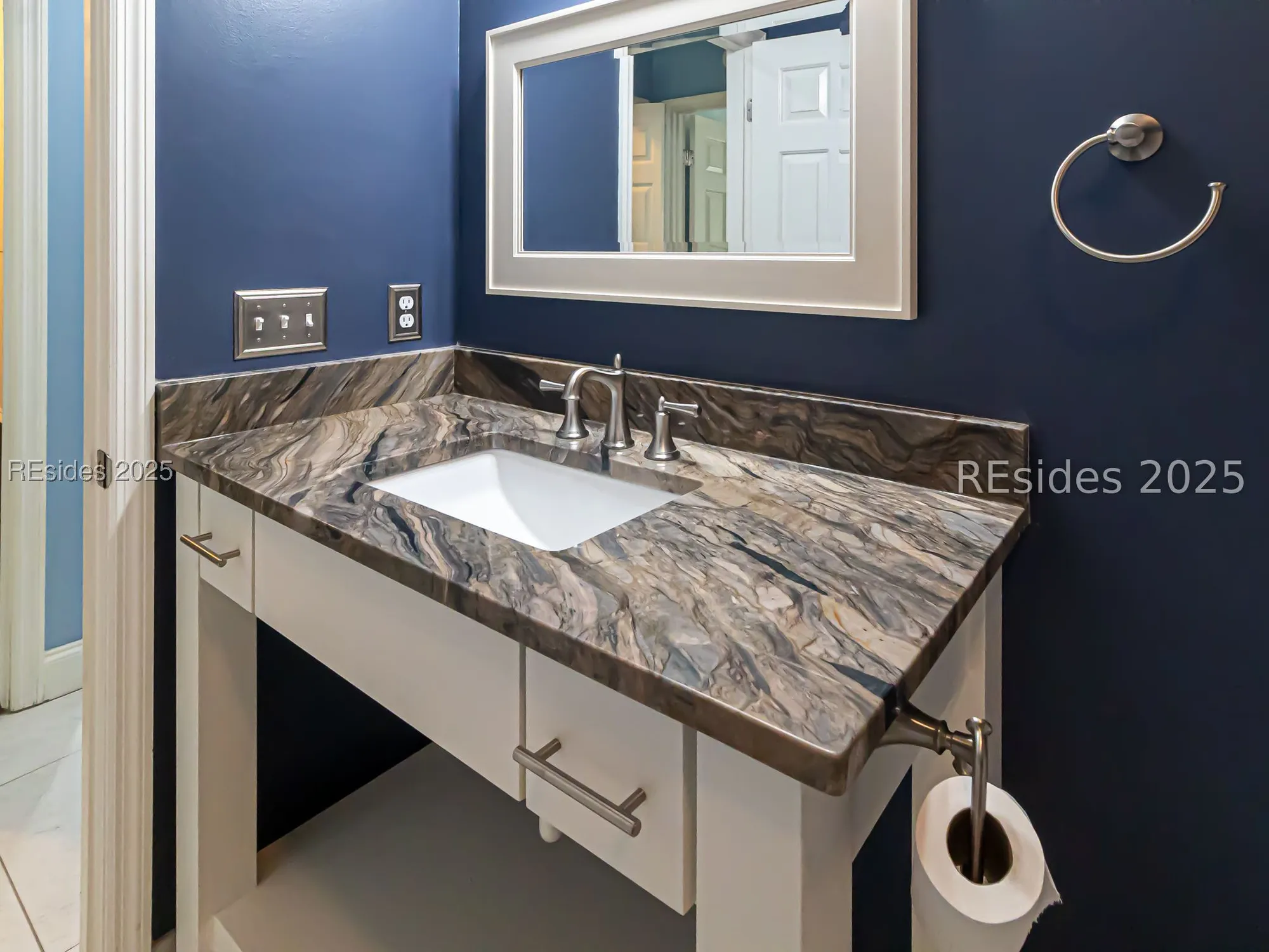 Property Slideshow image 27 of 44 | 8 chickadee rd, Hilton Head Island, SC, 29926