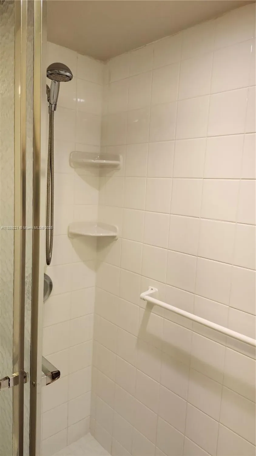 Property Slideshow image 14 of 27 | 4008 oakridge a # 4008, Deerfield Beach, FL, 33442