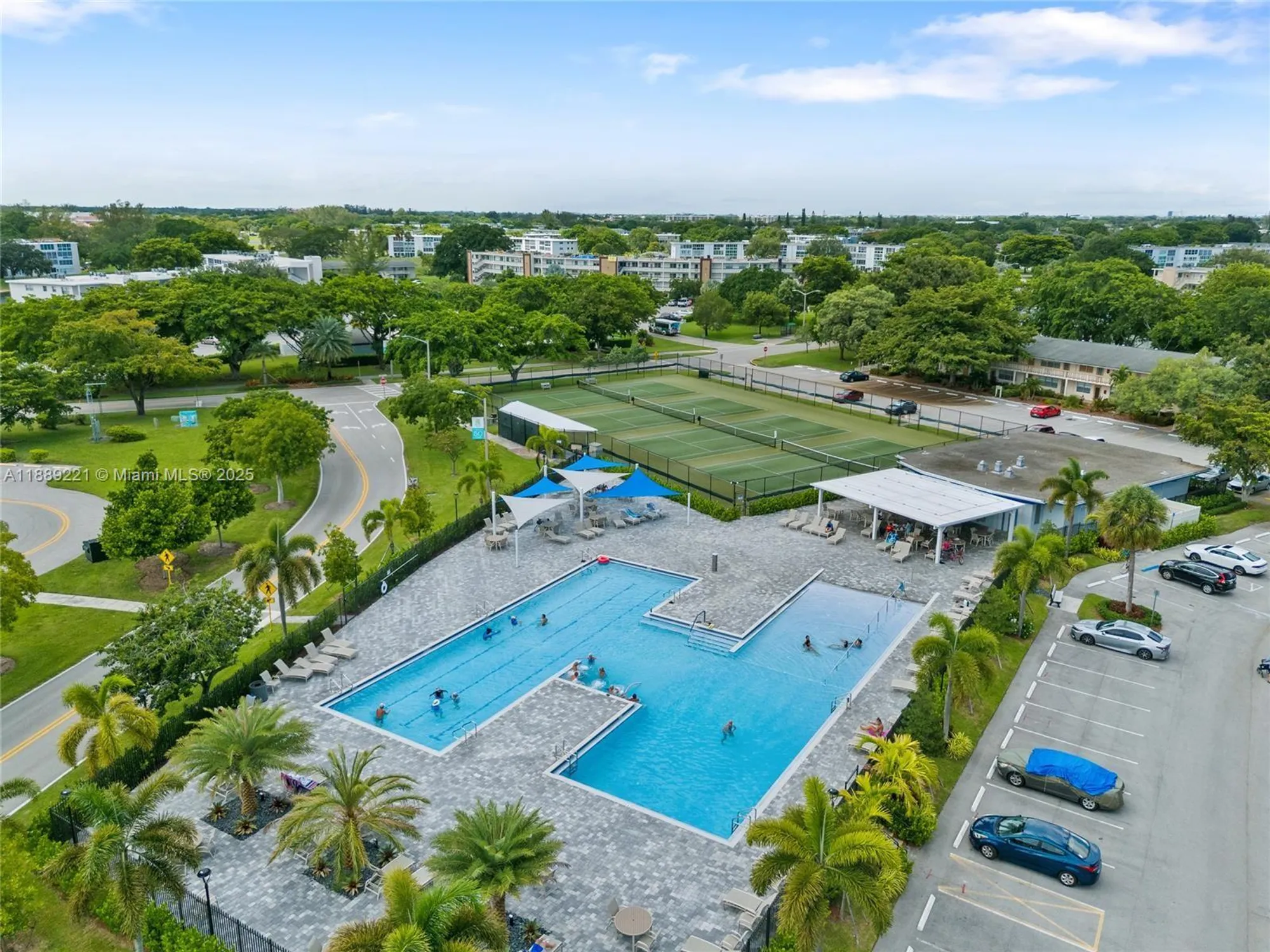 Property Slideshow image 25 of 27 | 4008 oakridge a # 4008, Deerfield Beach, FL, 33442