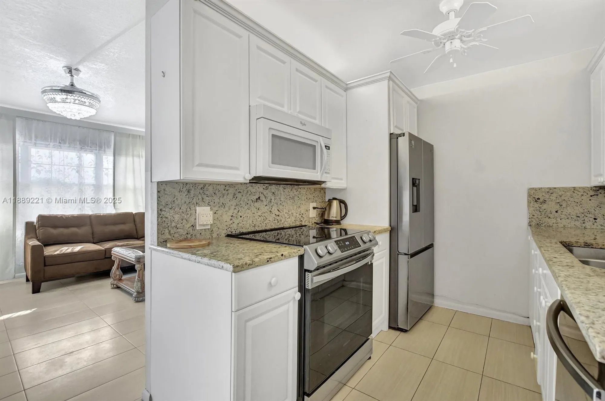 Property Slideshow image 2 of 27 | 4008 oakridge a # 4008, Deerfield Beach, FL, 33442