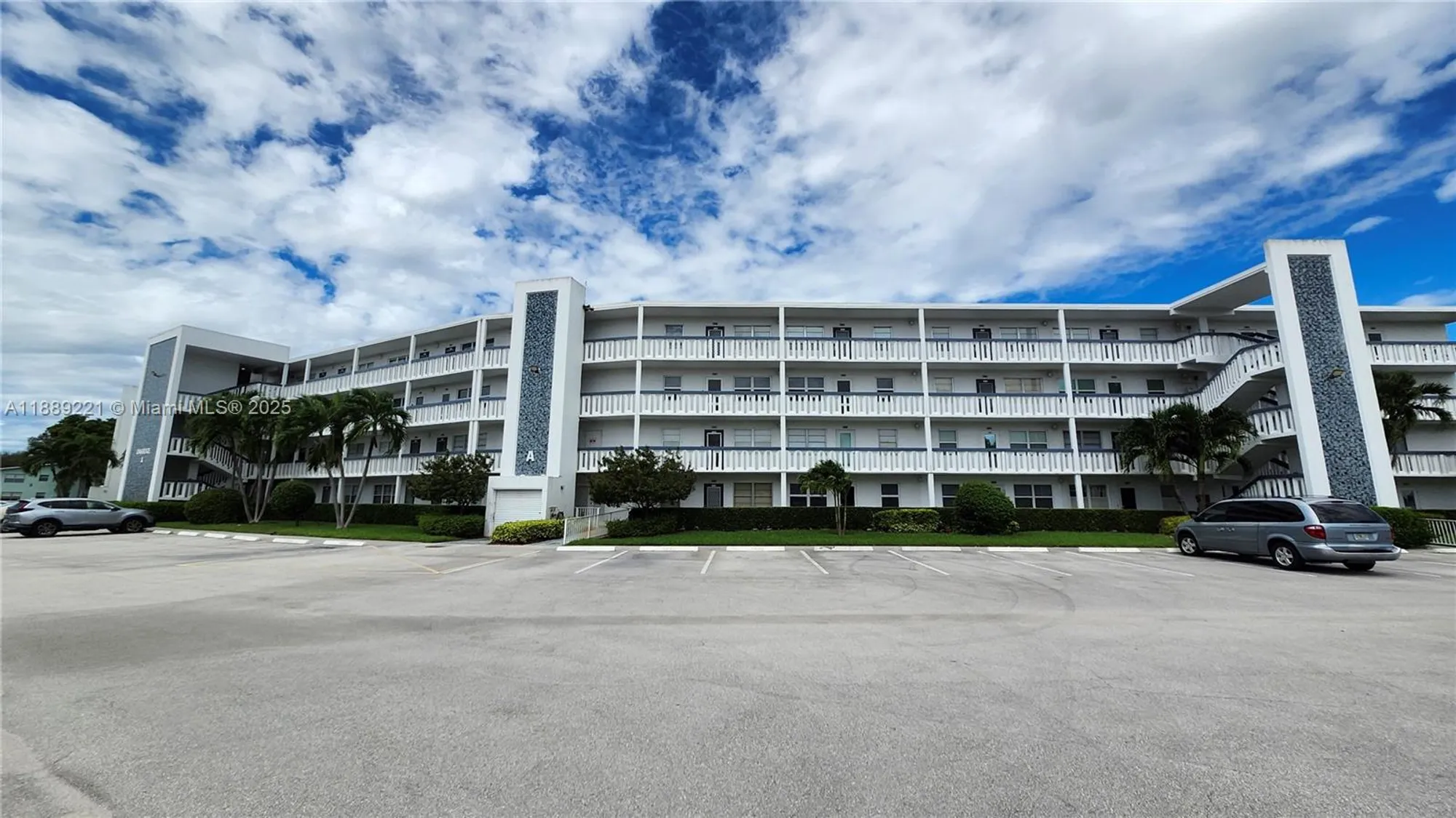 Property Slideshow image 20 of 27 | 4008 oakridge a # 4008, Deerfield Beach, FL, 33442