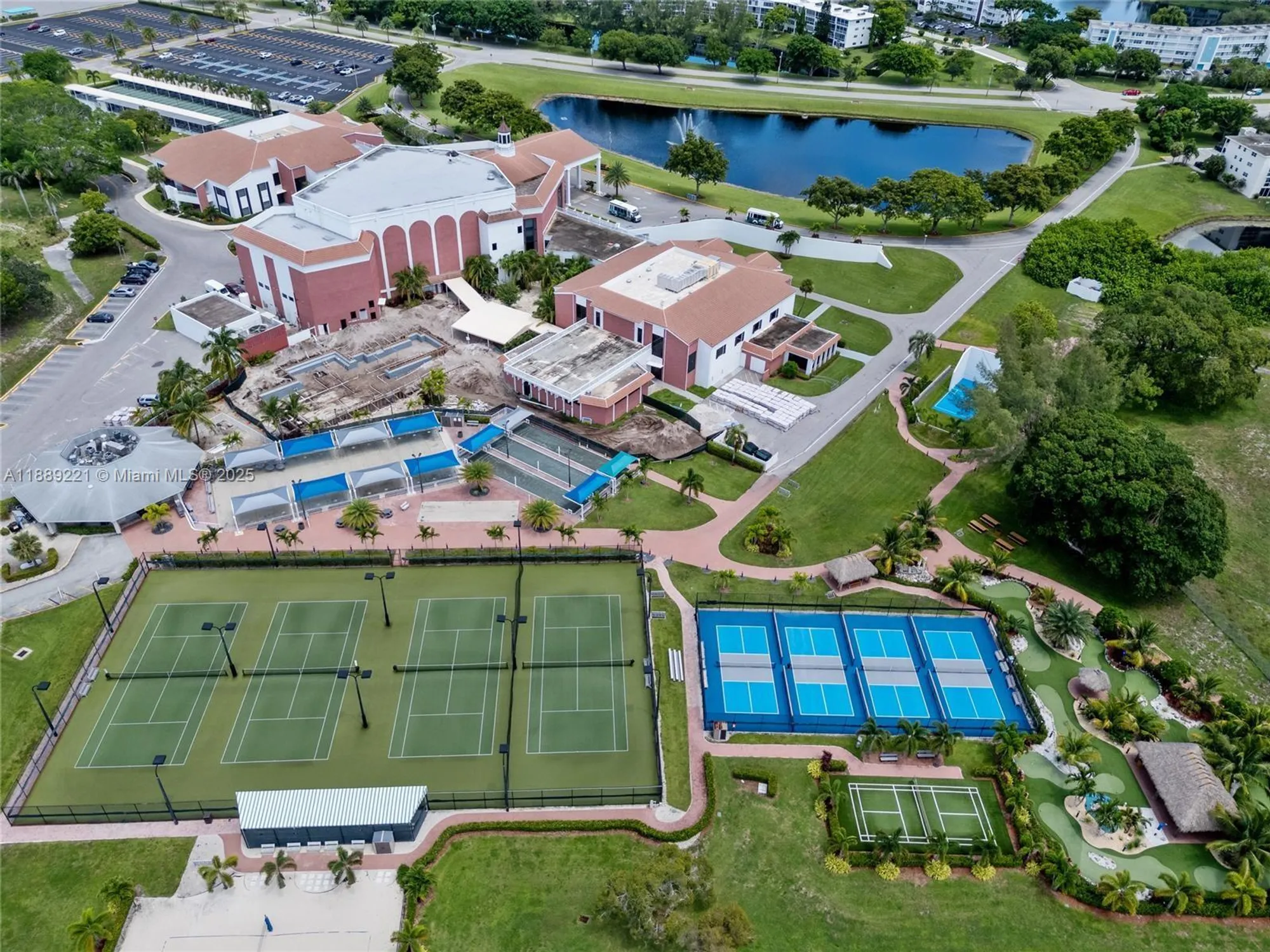 Property Slideshow image 23 of 27 | 4008 oakridge a # 4008, Deerfield Beach, FL, 33442