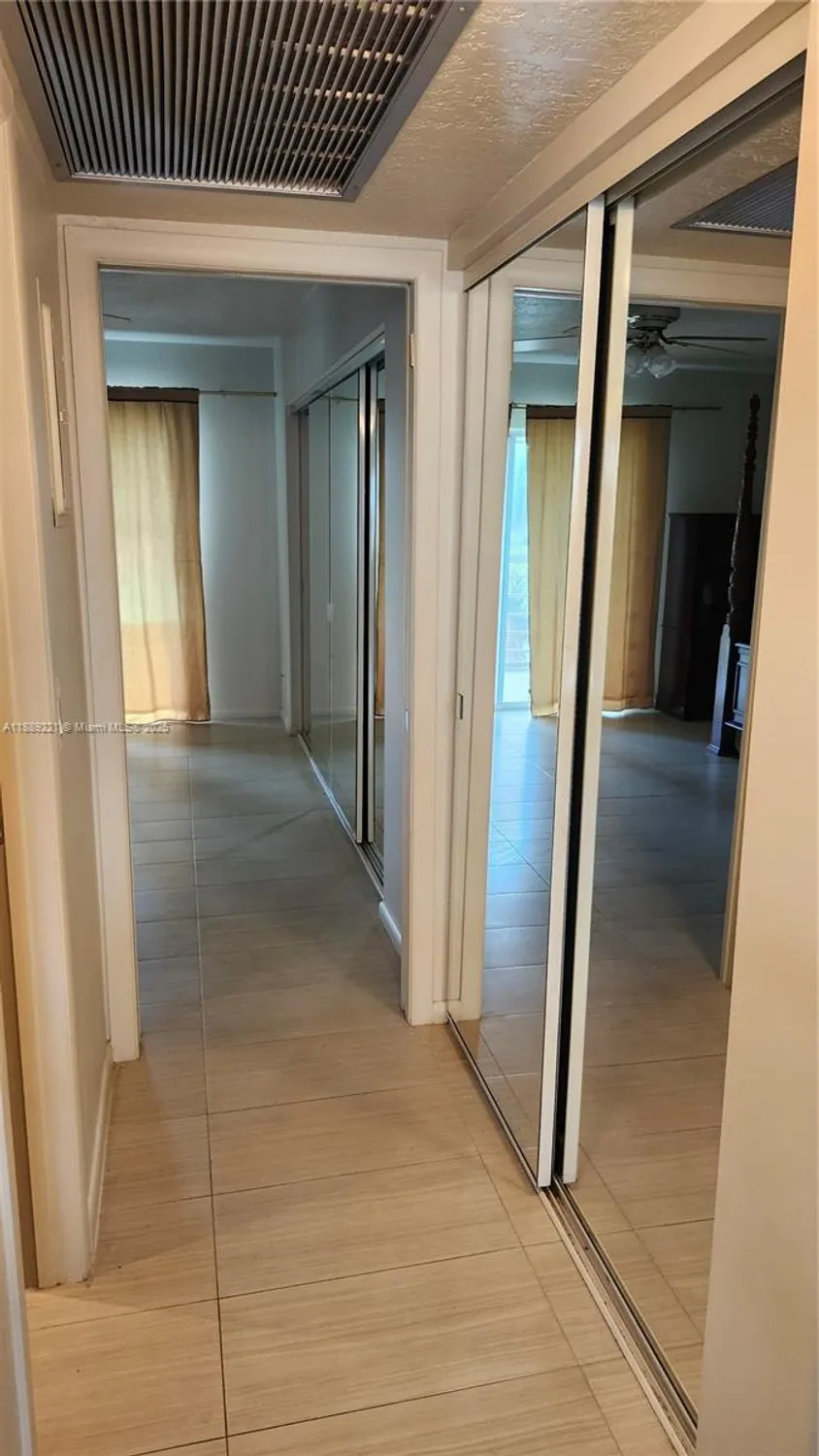 Property Slideshow image 9 of 27 | 4008 oakridge a # 4008, Deerfield Beach, FL, 33442