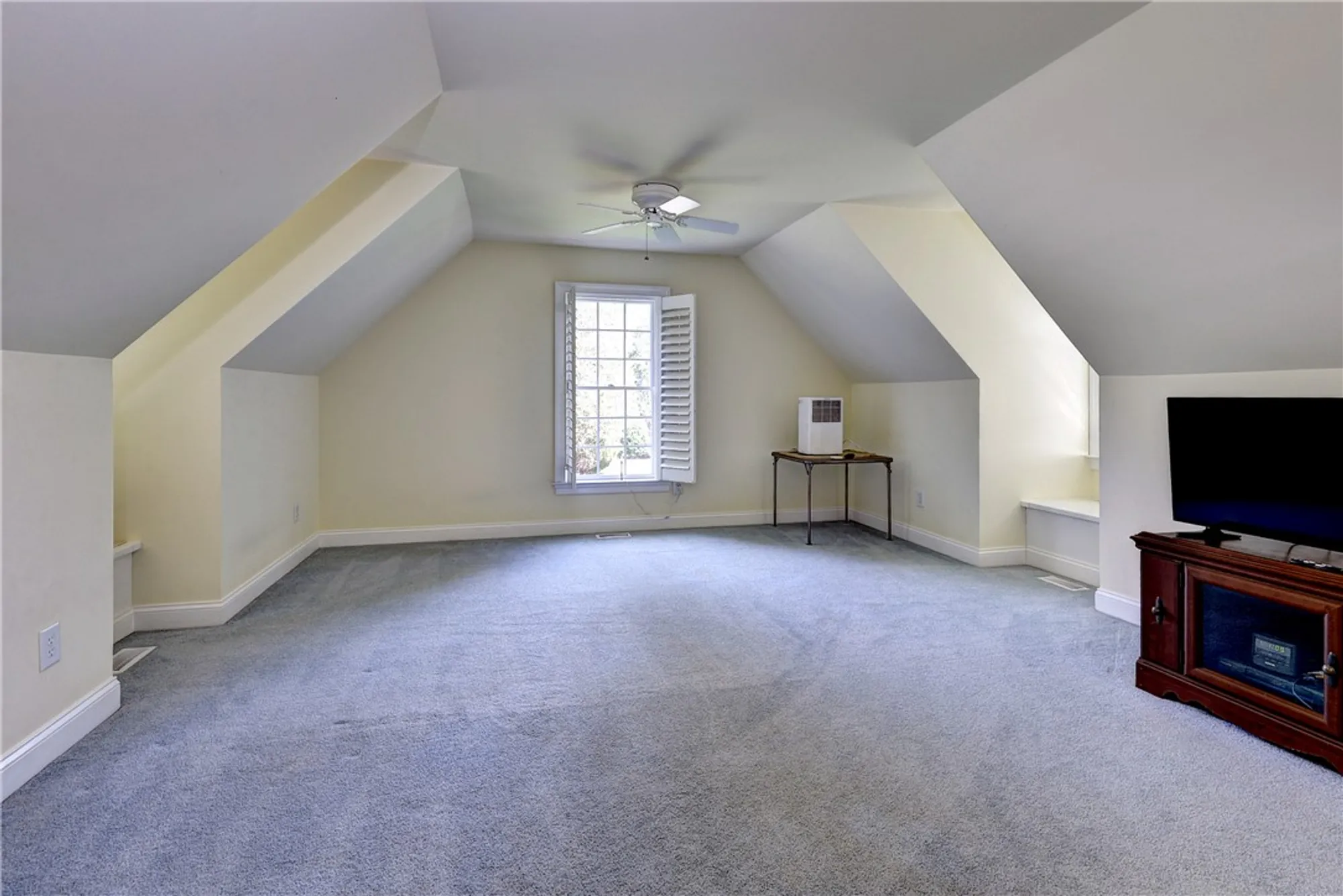 Property Slideshow image 36 of 48 | 115 w lancashire, Williamsburg, VA, 23188