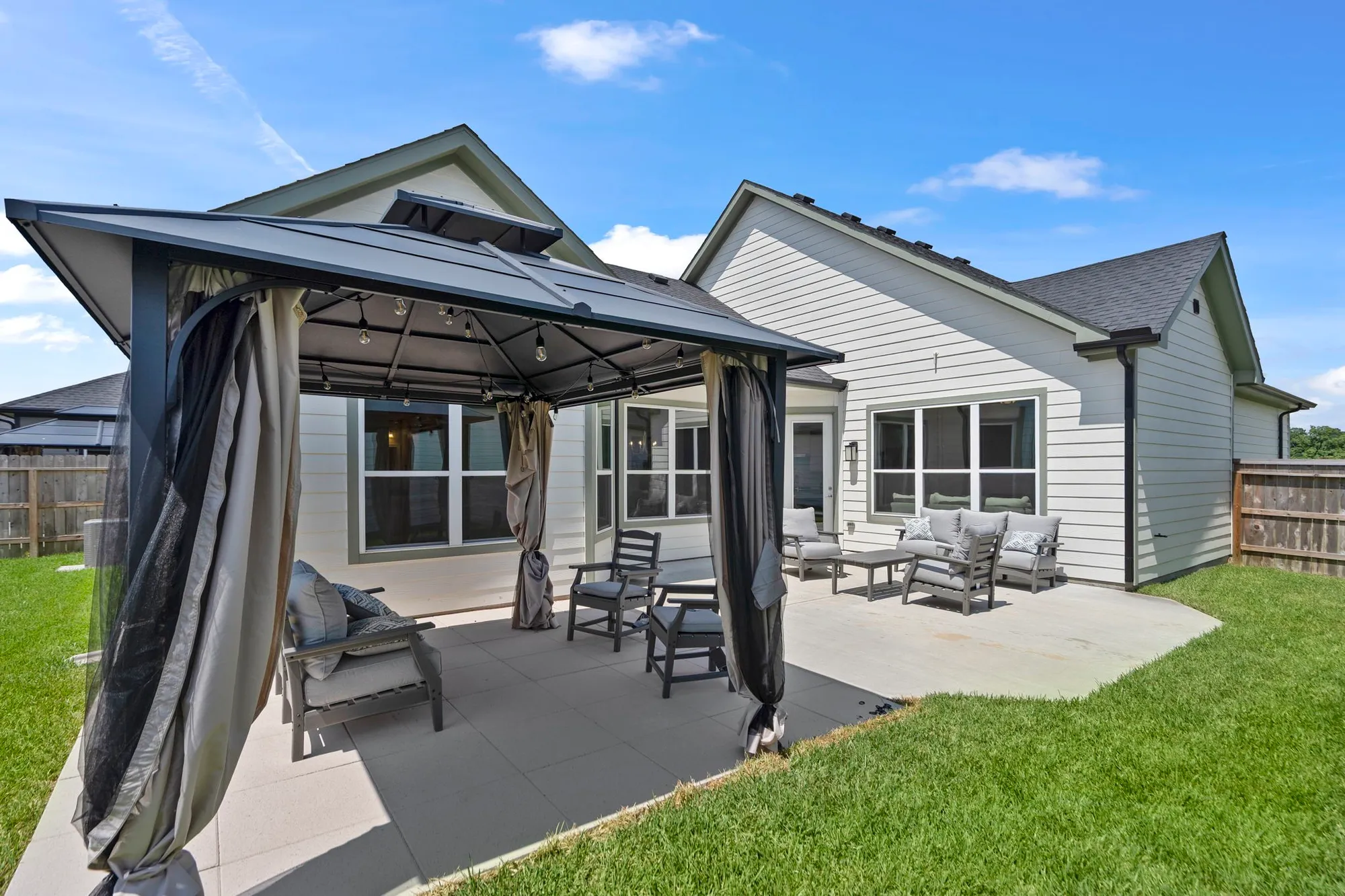 Property Slideshow image 12 of 23 | 1218 hidden oaks dr, Tomball, TX, 77375