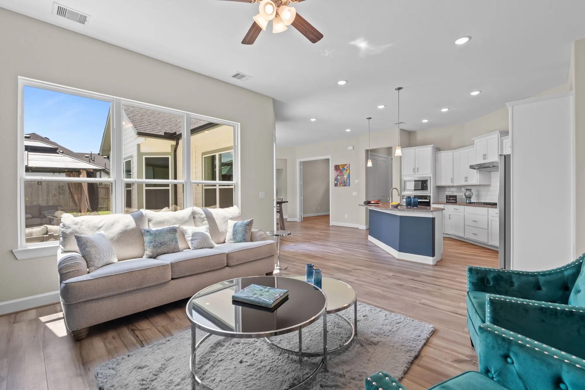 Property Slideshow image 4 of 23 | 1218 hidden oaks dr, Tomball, TX, 77375