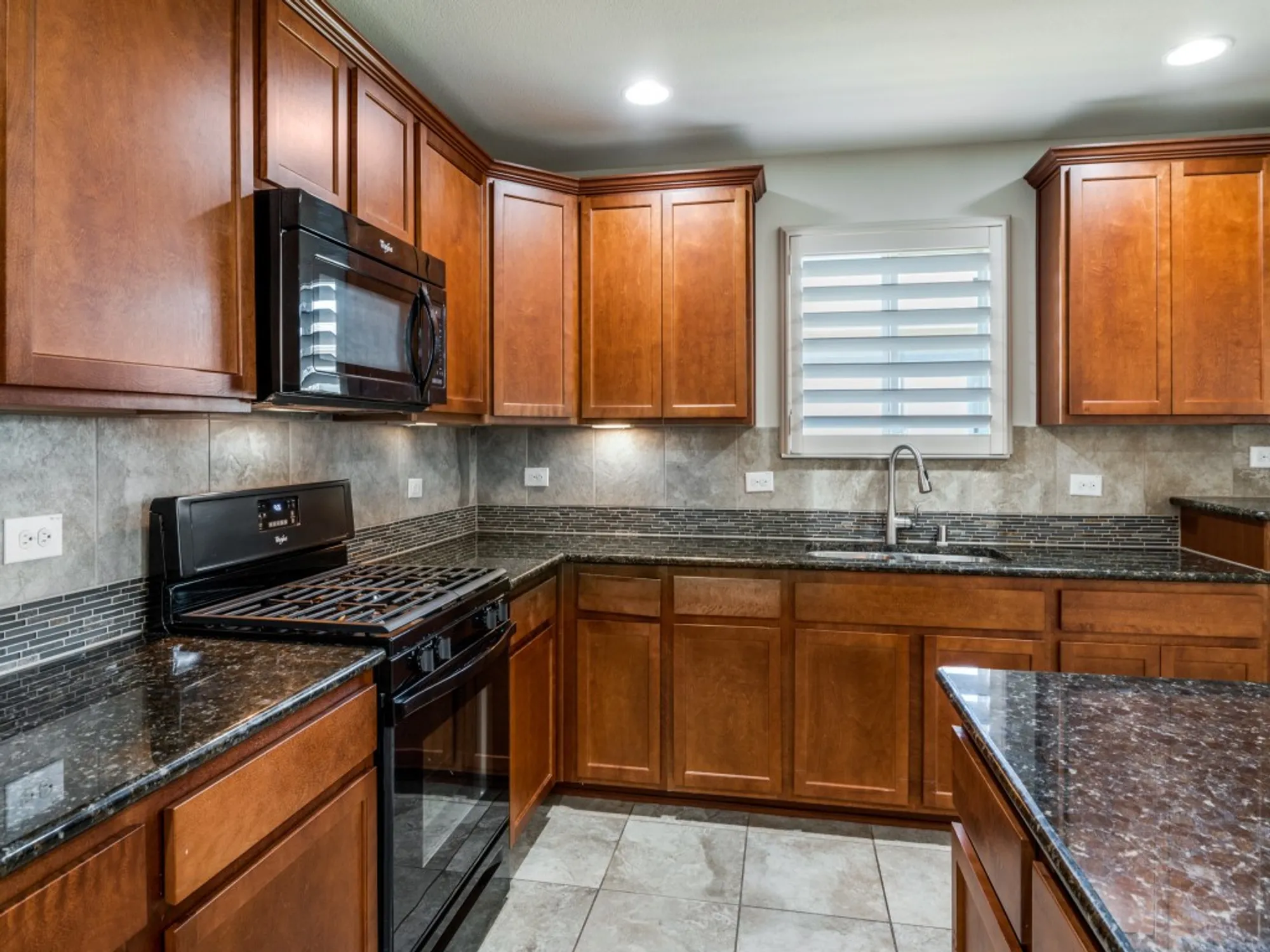 Property Slideshow image 12 of 26 | 3034 lazy rock ln, Frisco, TX, 75036