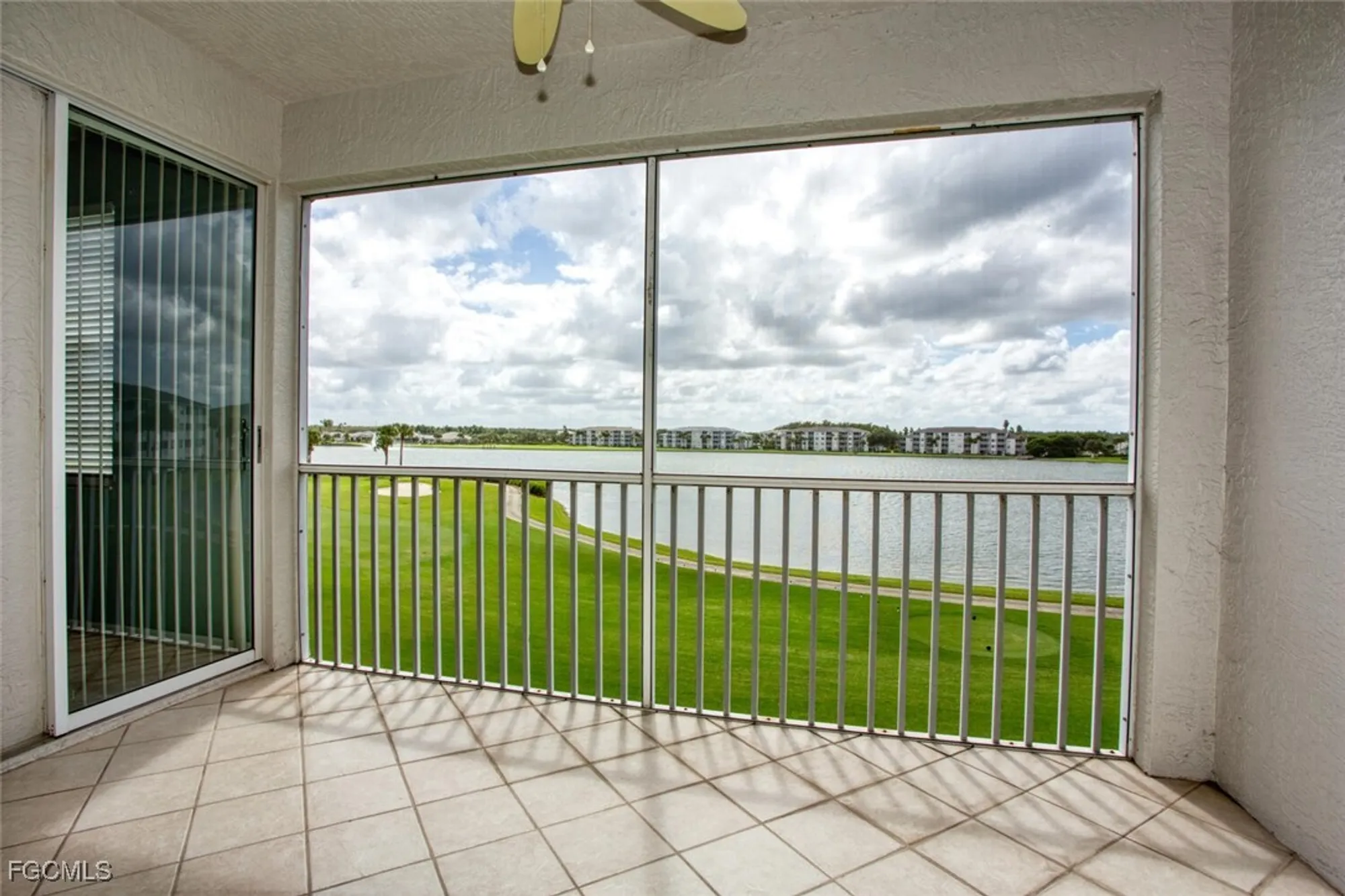 Property Slideshow image 16 of 25 | 8056 queen palm ln 635, Fort Myers, FL, 33966