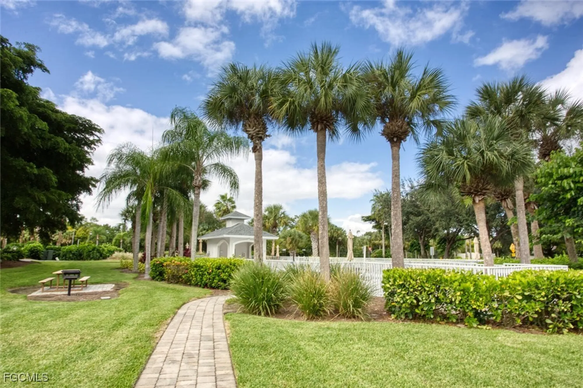 Property Slideshow image 24 of 25 | 8056 queen palm ln 635, Fort Myers, FL, 33966
