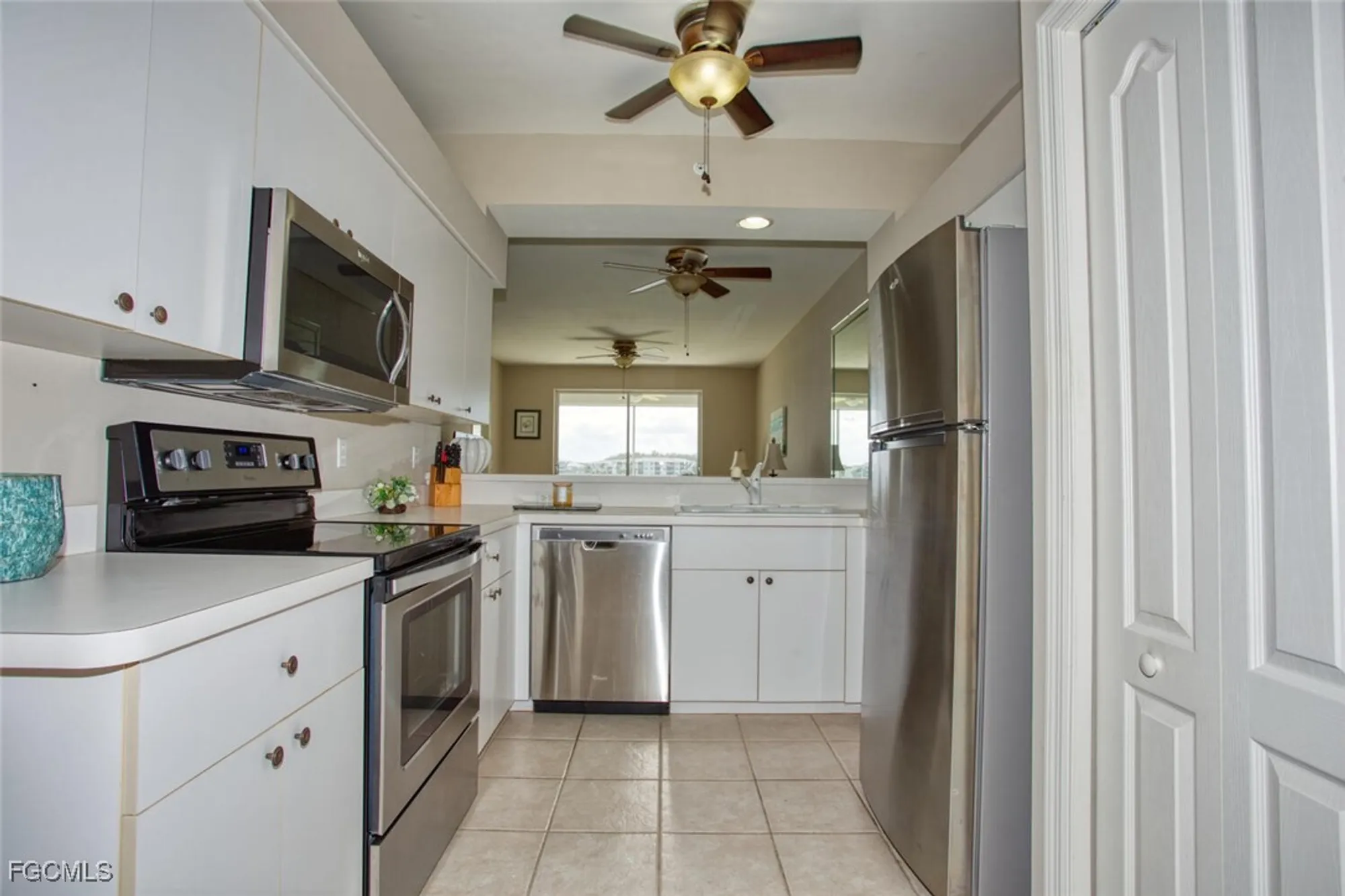 Property Slideshow image 3 of 25 | 8056 queen palm ln 635, Fort Myers, FL, 33966