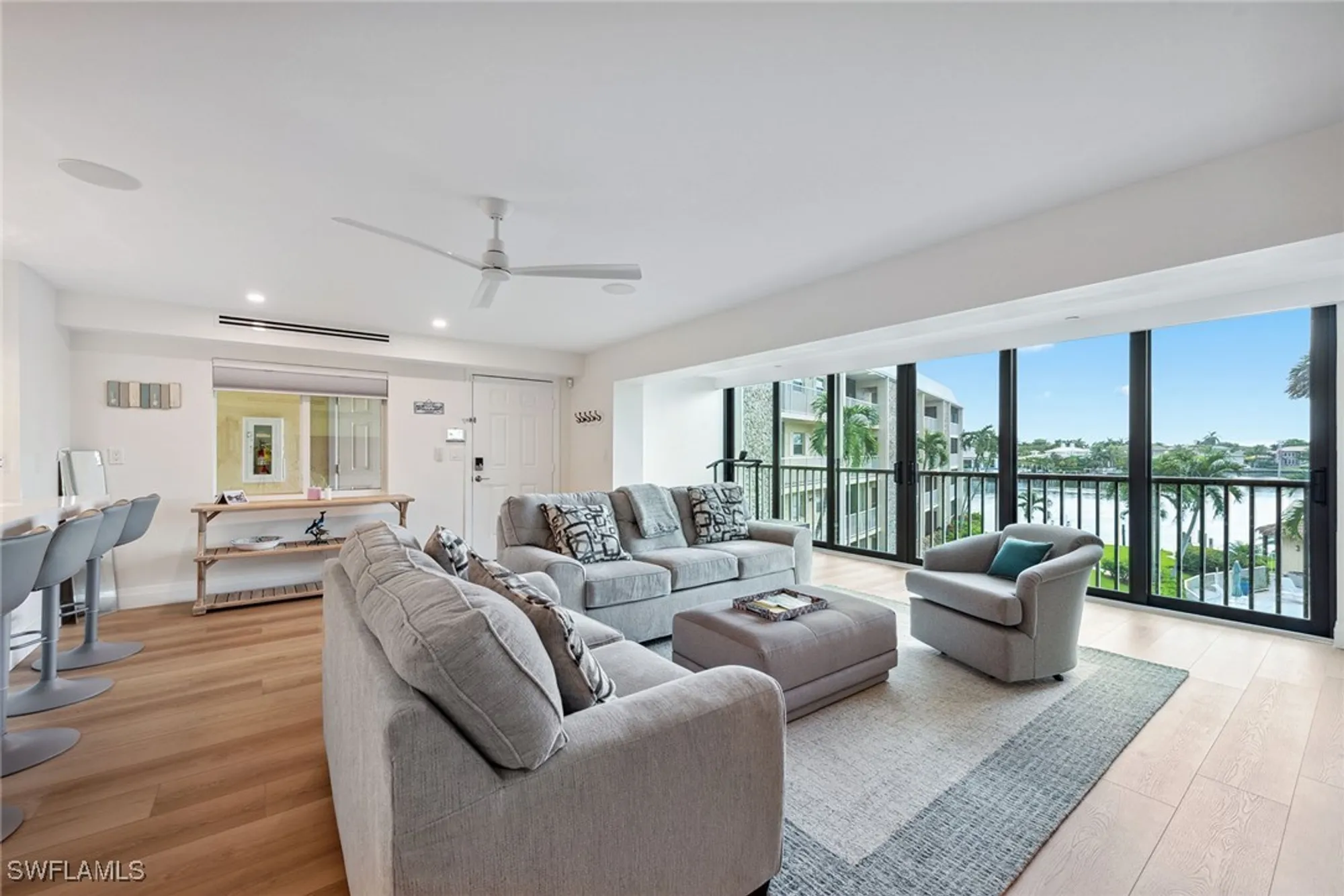 Property Slideshow image 2 of 21 | 3000 gulf shore blvd 307, Naples, FL, 34103