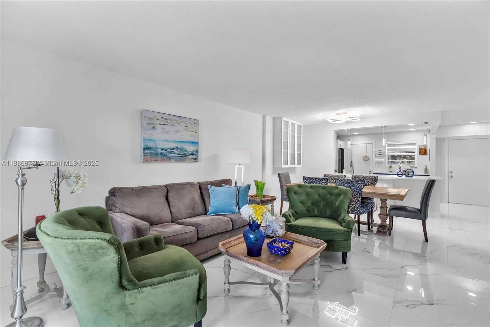 Property Slideshow image 14 of 43 | 205 se 11th ter 101, Dania Beach, FL, 33004