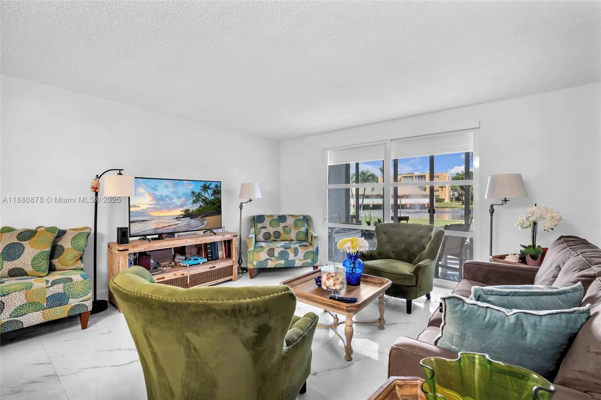 Property Slideshow image 17 of 43 | 205 se 11th ter 101, Dania Beach, FL, 33004