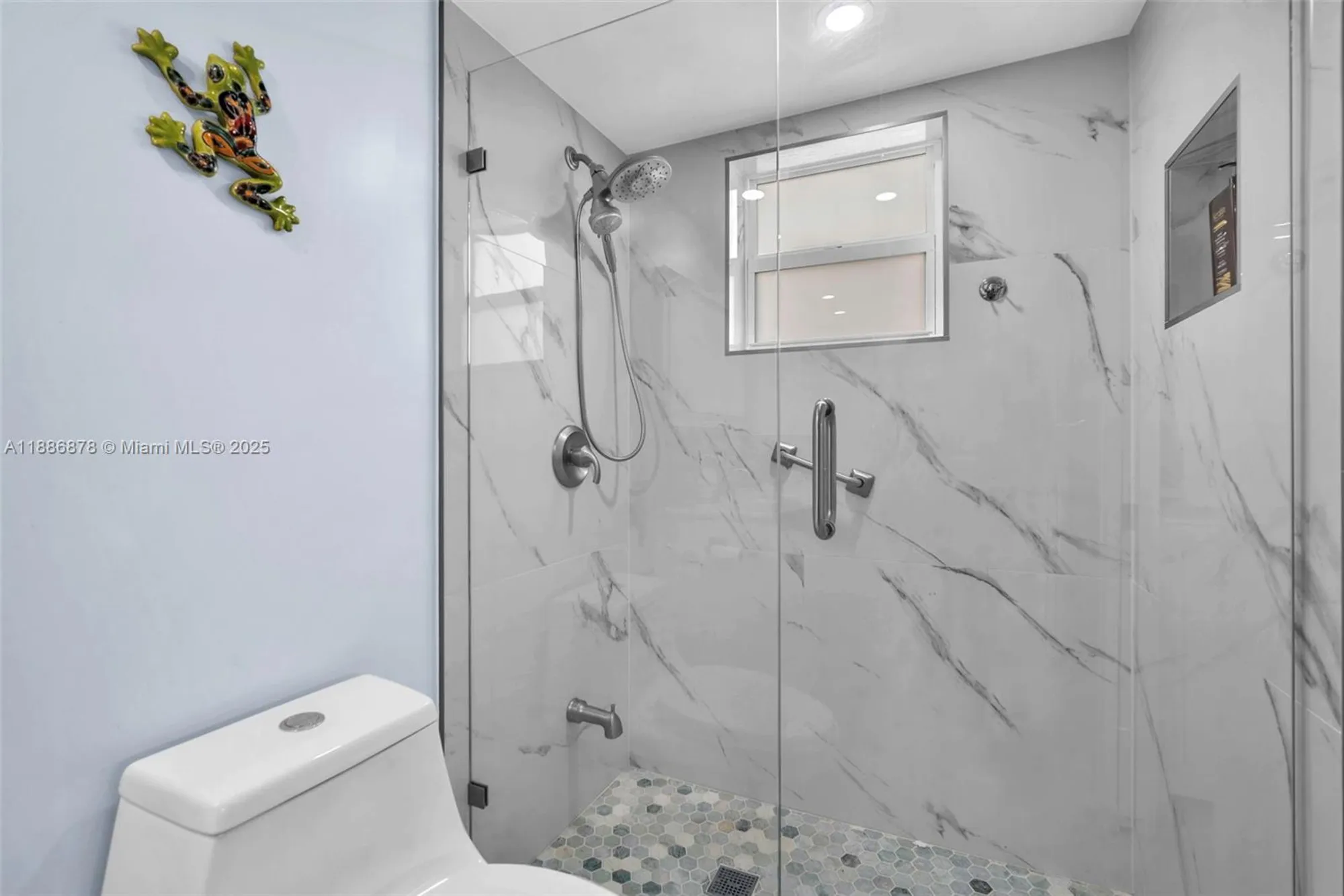 Property Slideshow image 10 of 43 | 205 se 11th ter 101, Dania Beach, FL, 33004