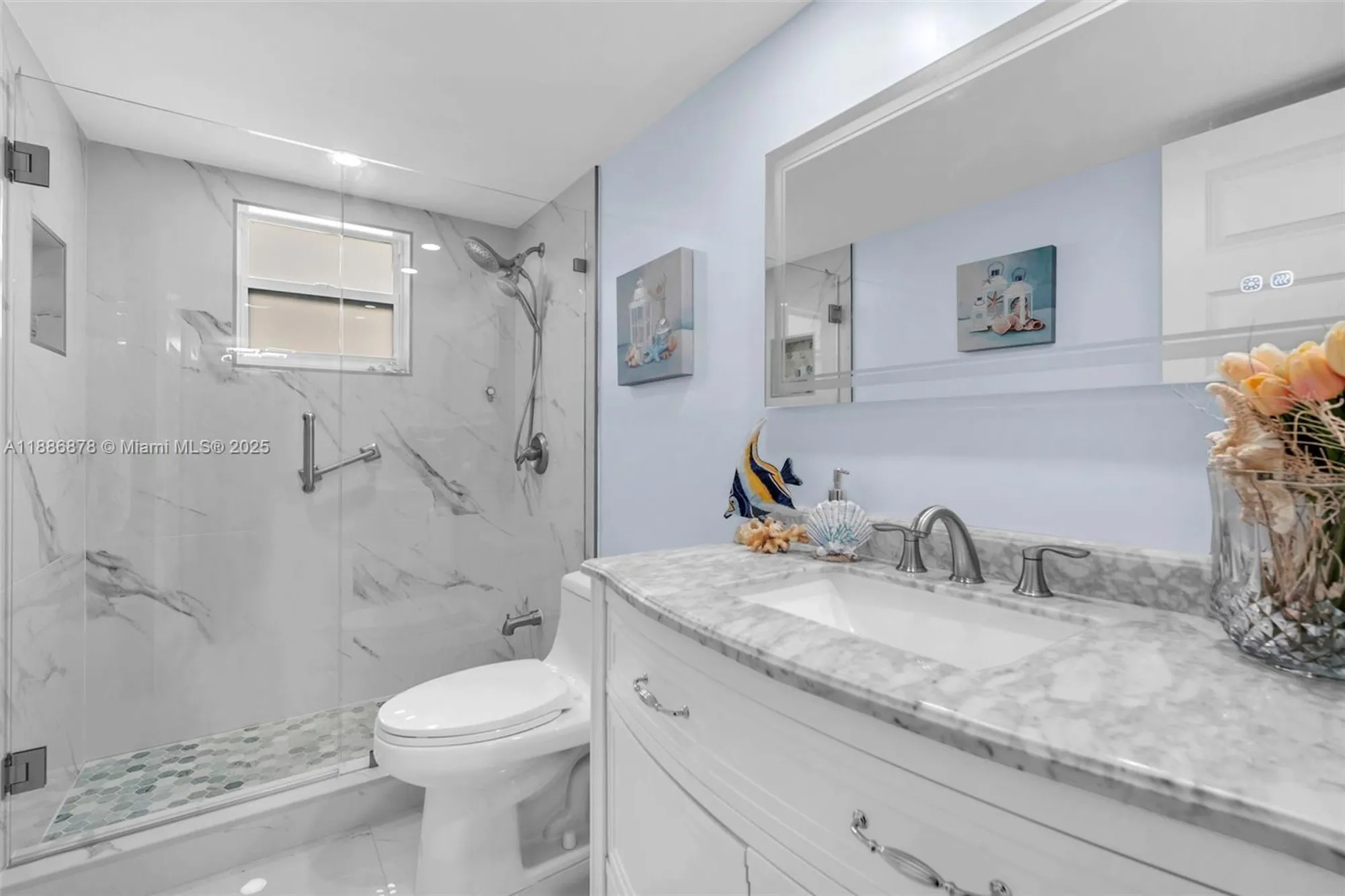Property Slideshow image 13 of 43 | 205 se 11th ter 101, Dania Beach, FL, 33004