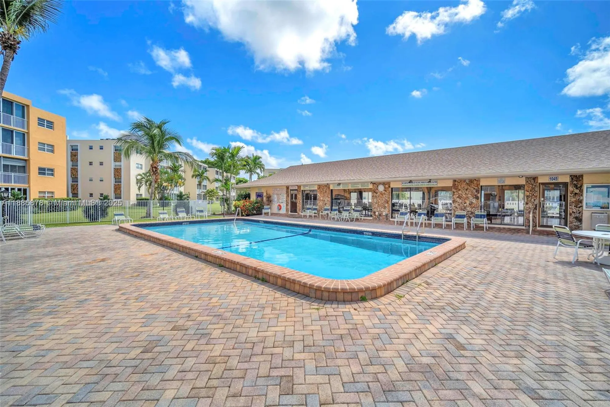 Property Slideshow image 24 of 43 | 205 se 11th ter 101, Dania Beach, FL, 33004