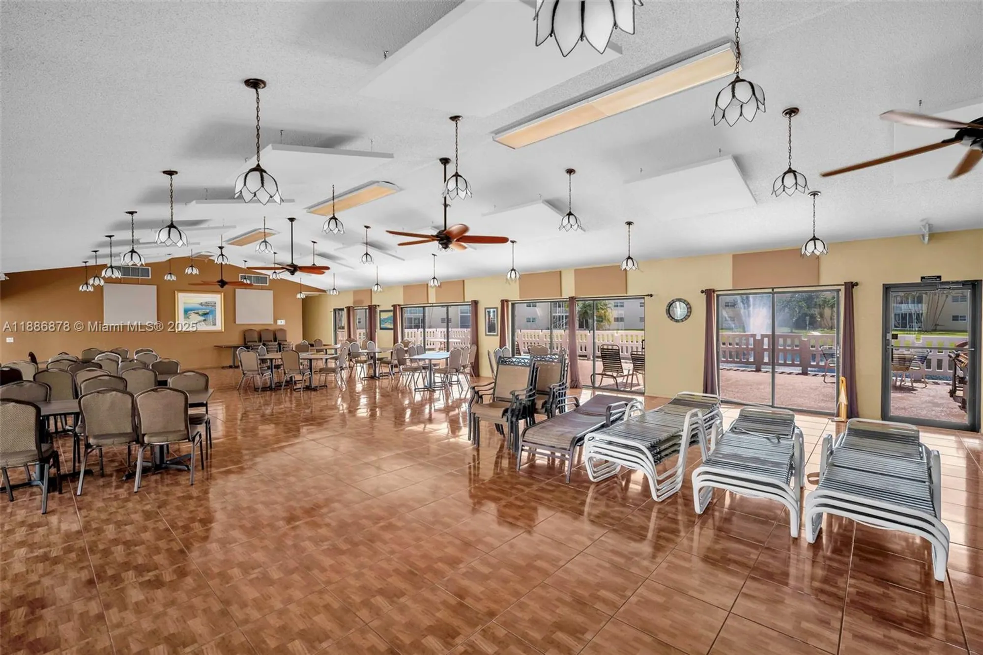 Property Slideshow image 28 of 43 | 205 se 11th ter 101, Dania Beach, FL, 33004