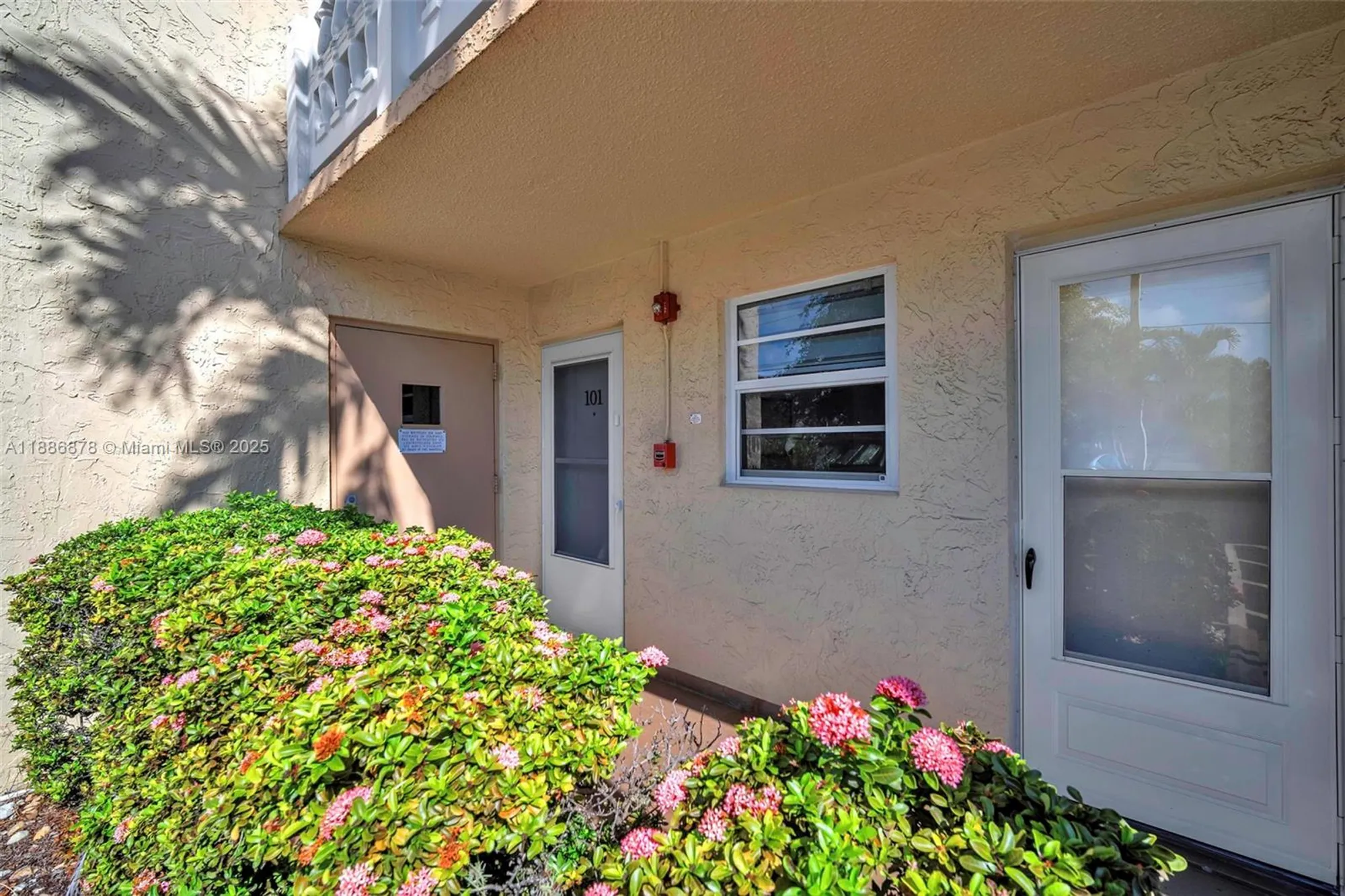 Property Slideshow image 35 of 43 | 205 se 11th ter 101, Dania Beach, FL, 33004