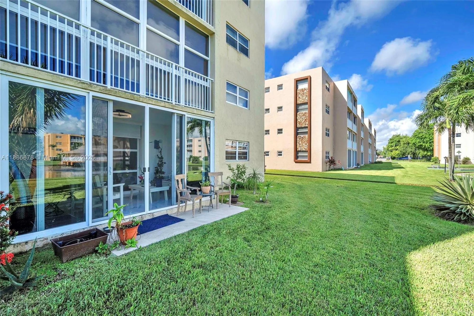 Property Slideshow image 30 of 43 | 205 se 11th ter 101, Dania Beach, FL, 33004